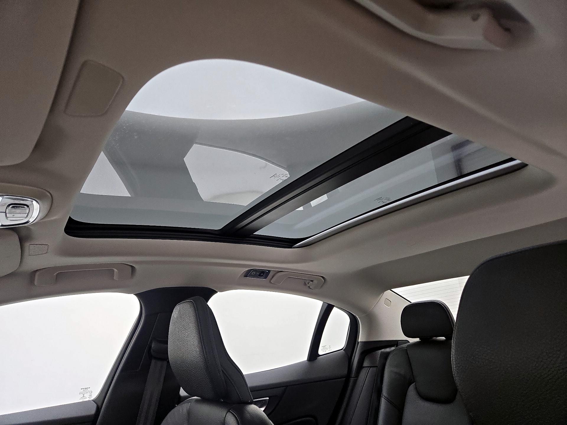 Thumbnail: 2021 Volvo S60 - 20