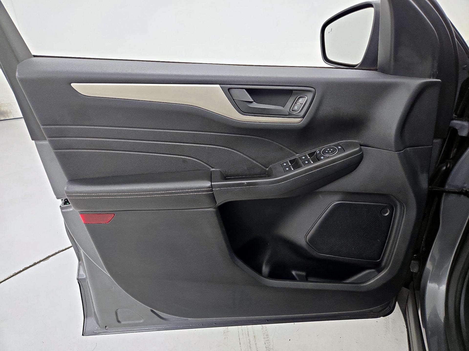 Thumbnail: 2021 Ford Escape - 12