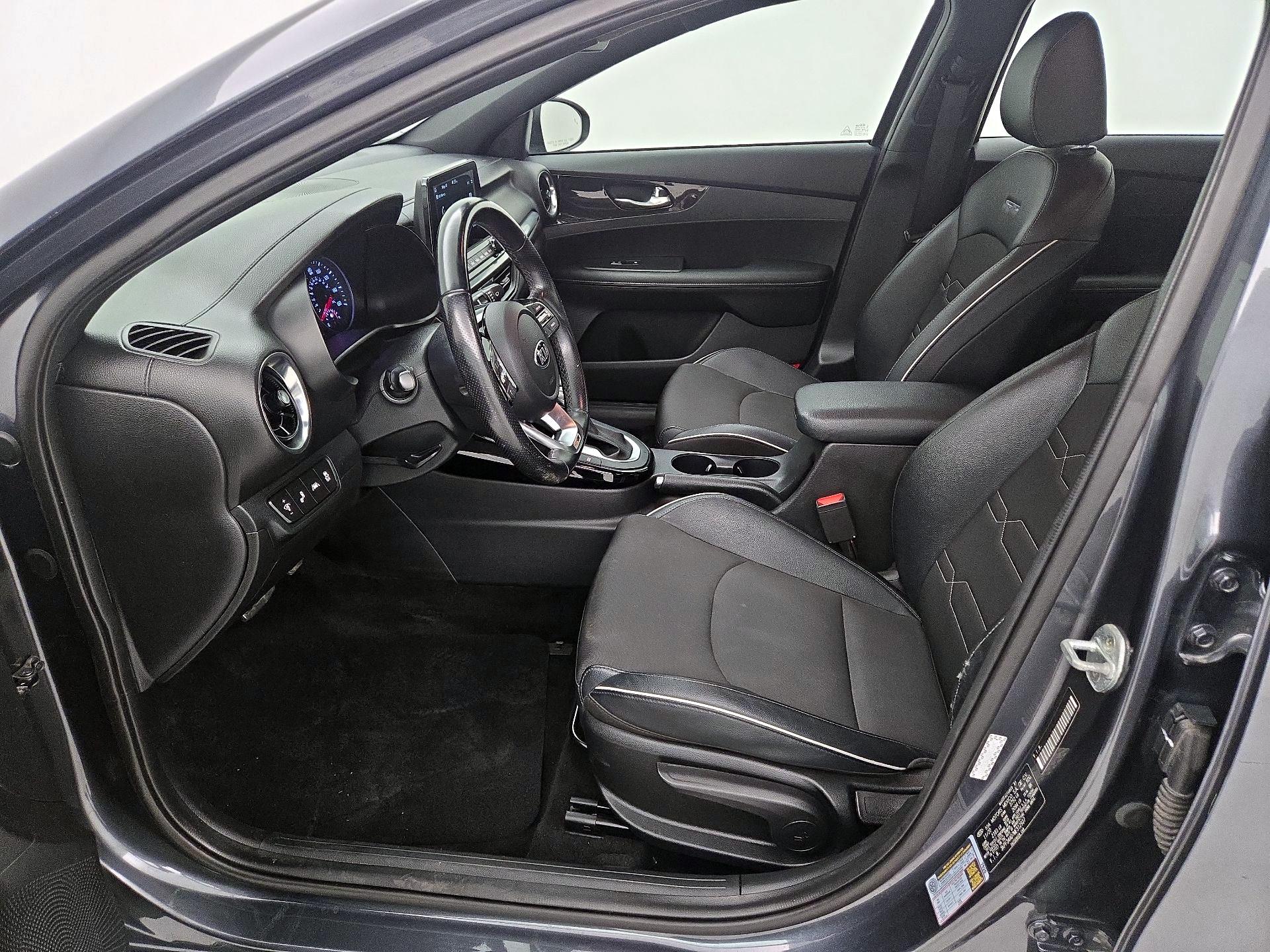Thumbnail: 2021 Kia Forte - 11