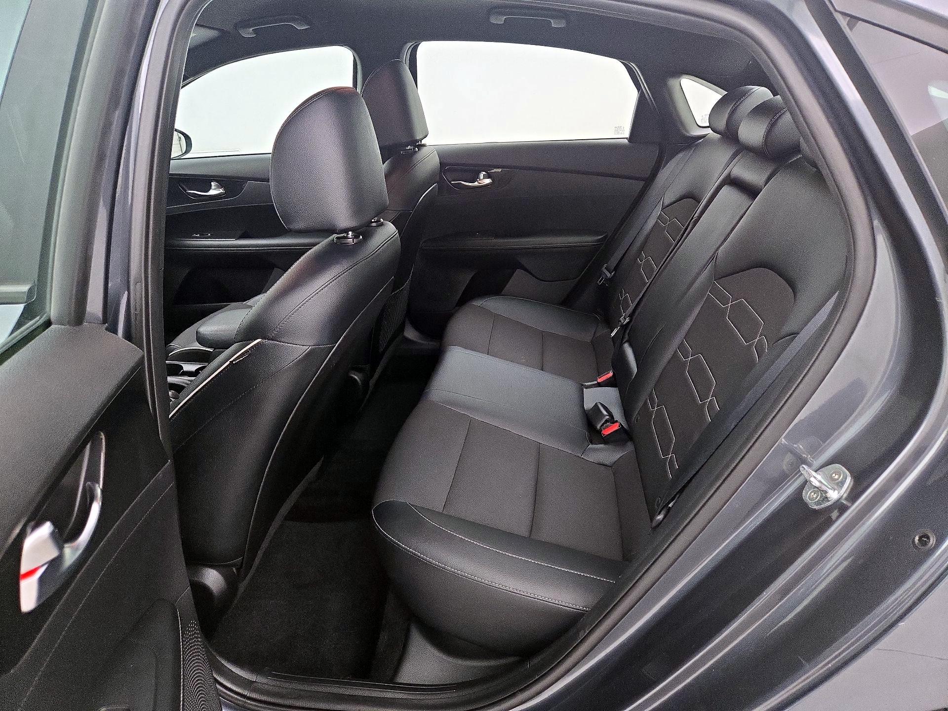 Thumbnail: 2021 Kia Forte - 19