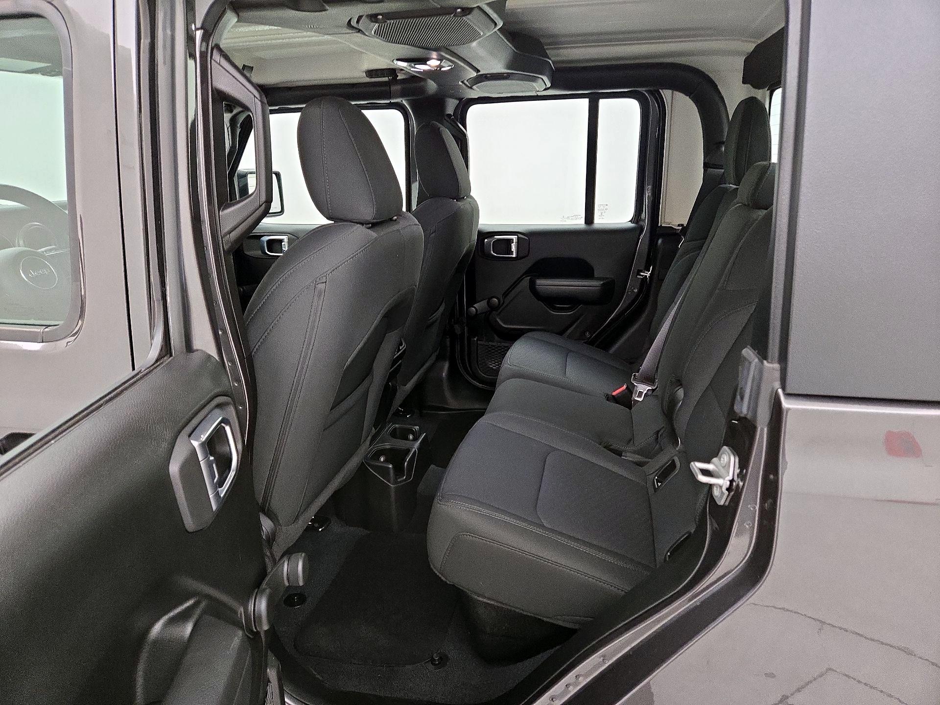 Thumbnail: 2022 Jeep Gladiator - 18