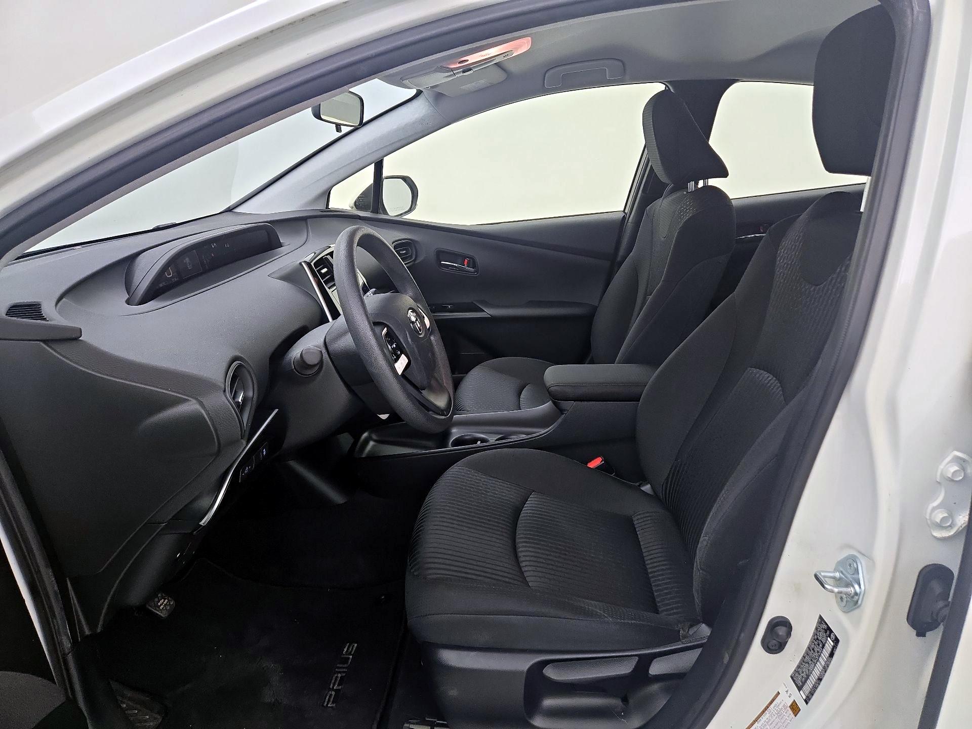 Thumbnail: 2016 Toyota Prius - 11