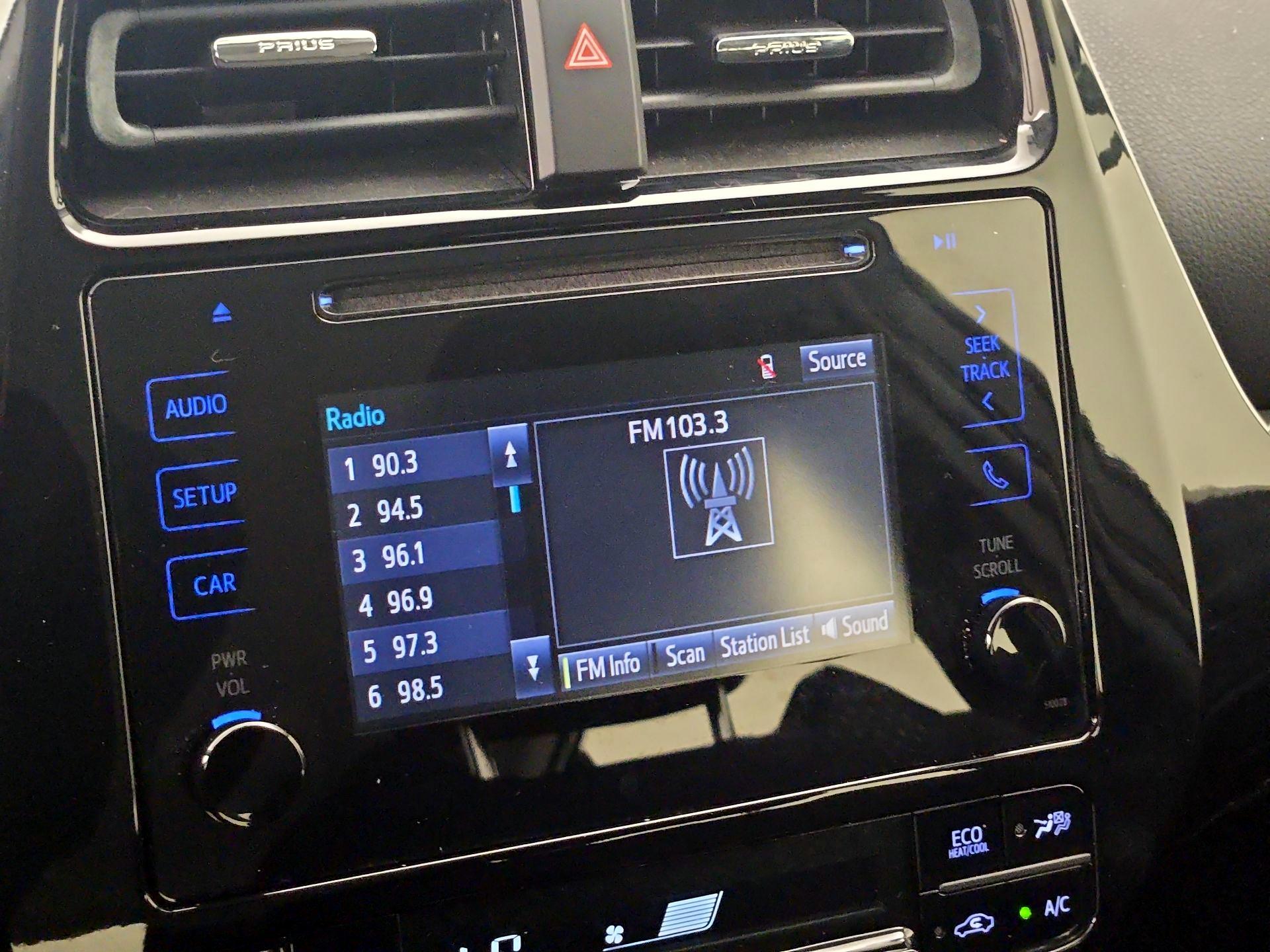 Thumbnail: 2016 Toyota Prius - 15