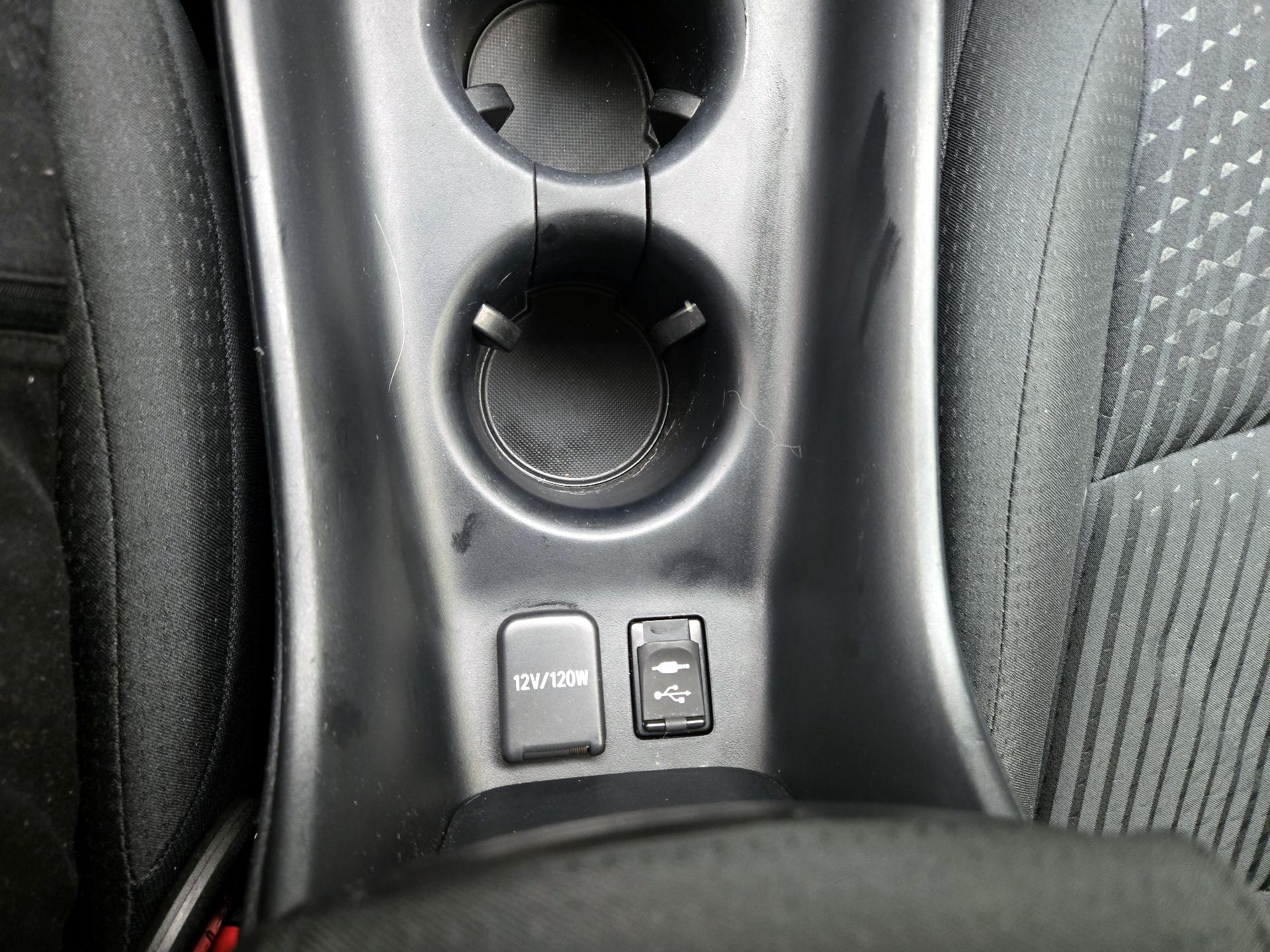 Thumbnail: 2016 Toyota Prius - 18