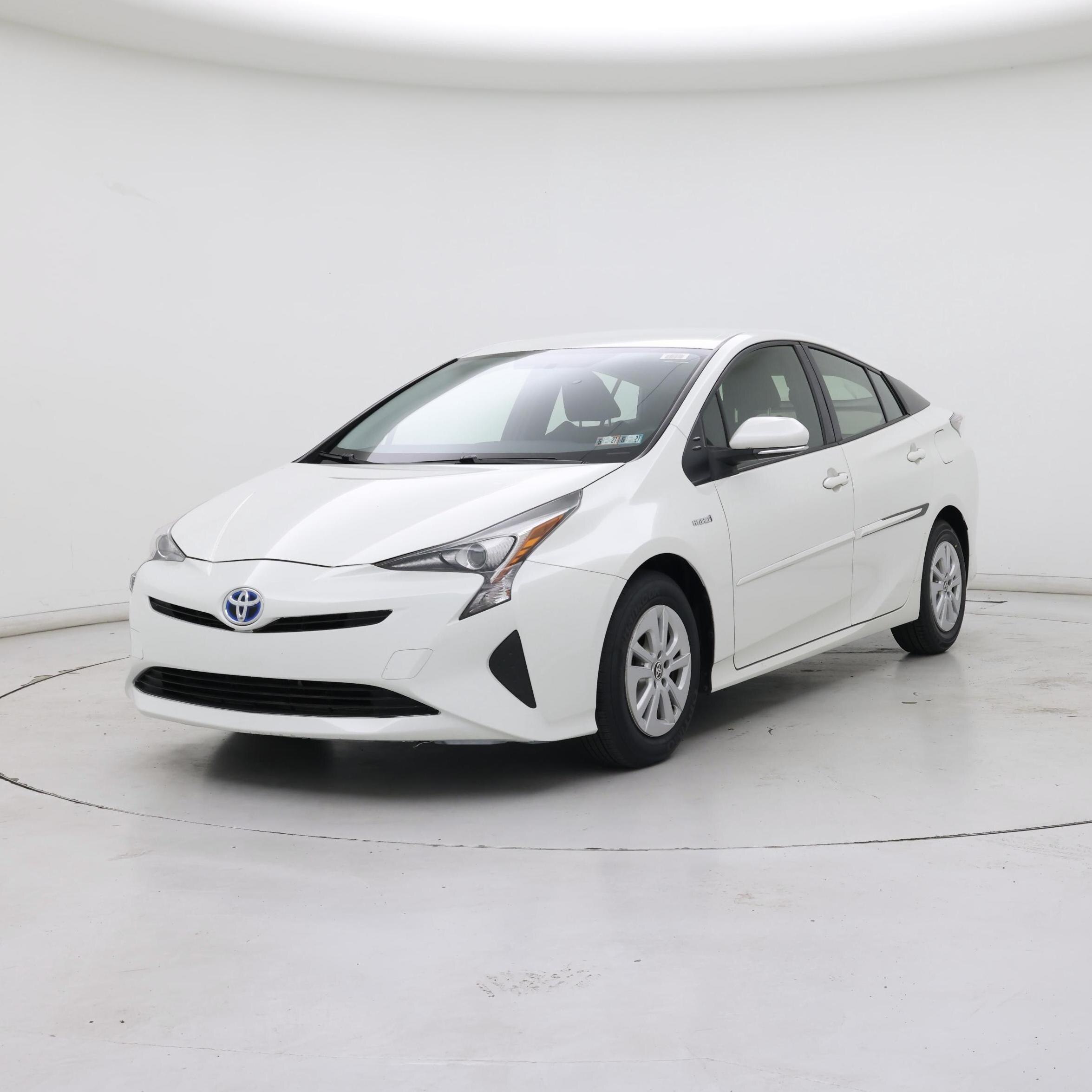Thumbnail: 2016 Toyota Prius - 4