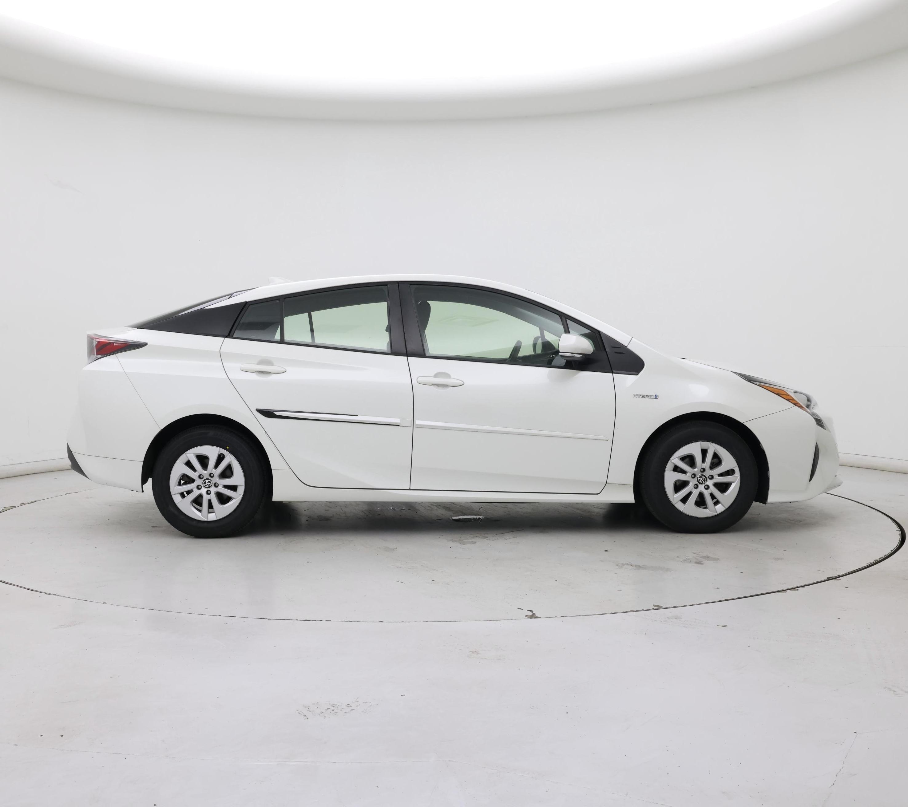 Thumbnail: 2016 Toyota Prius - 7