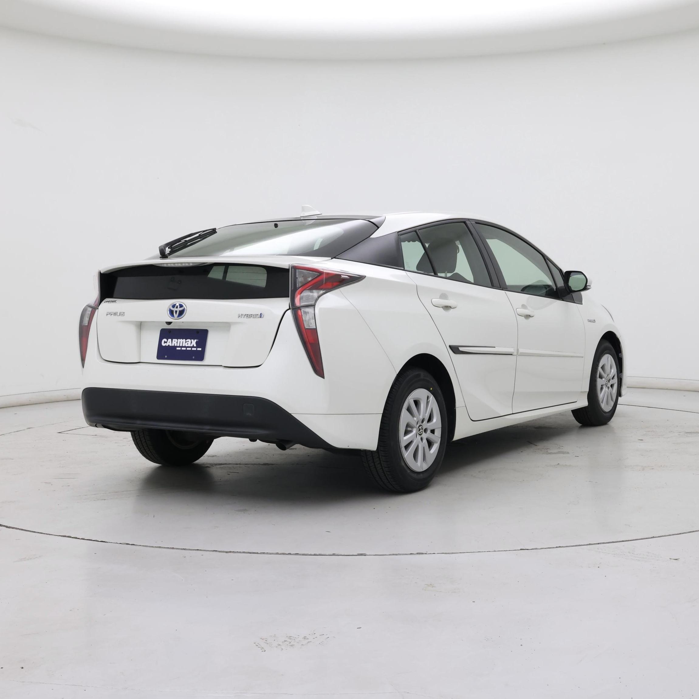 Thumbnail: 2016 Toyota Prius - 8