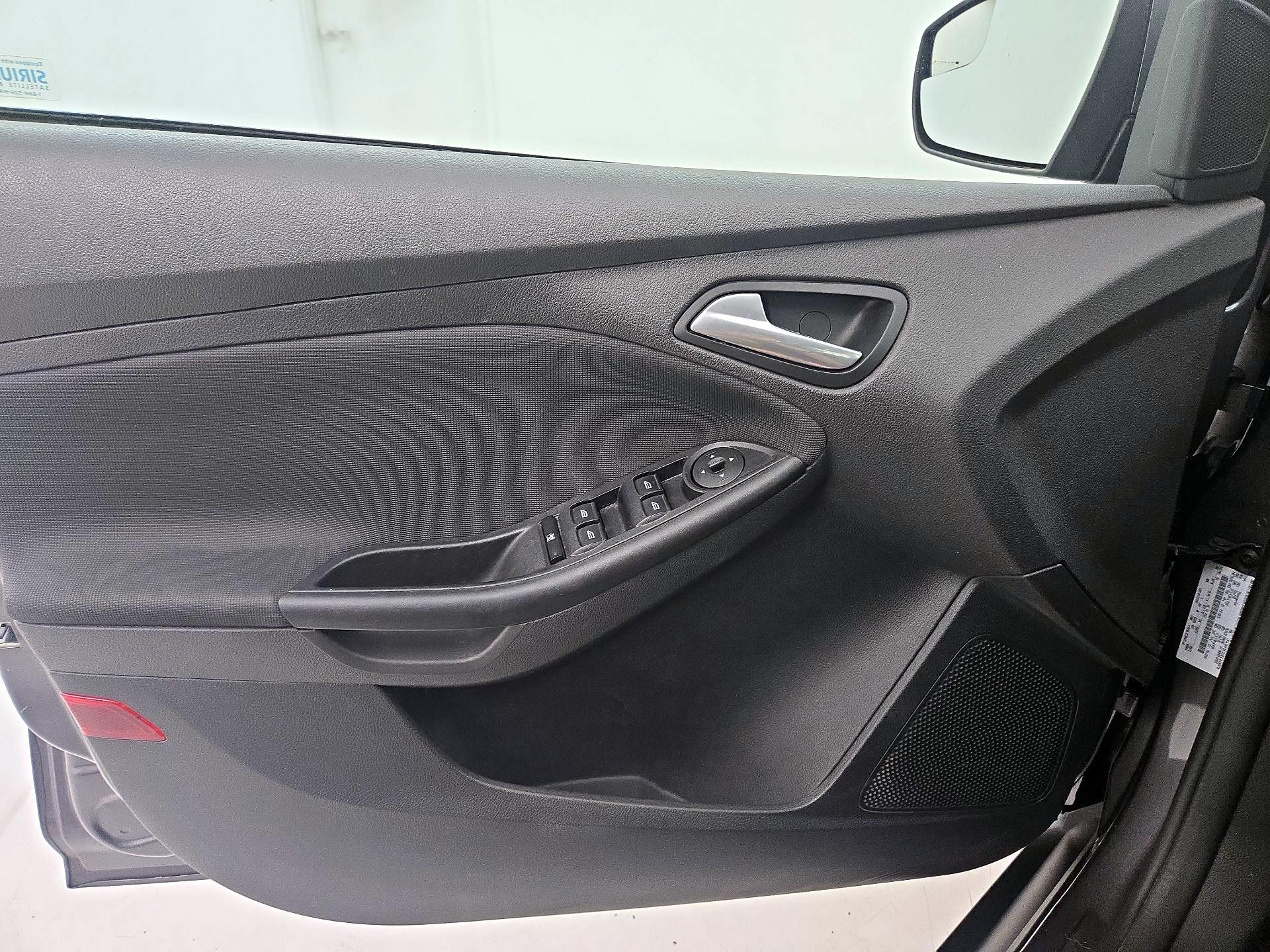 Thumbnail: 2014 Ford Focus - 12