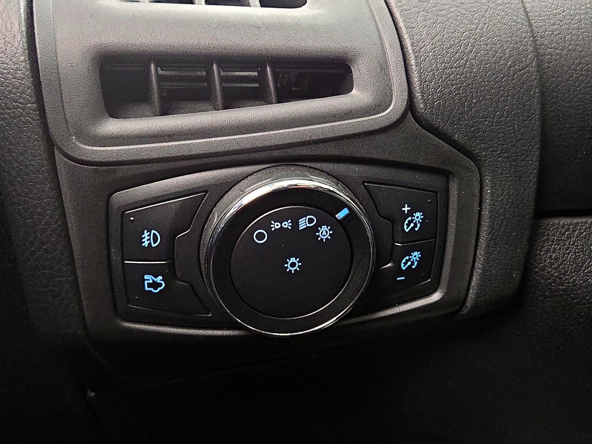 Thumbnail: 2014 Ford Focus - 13