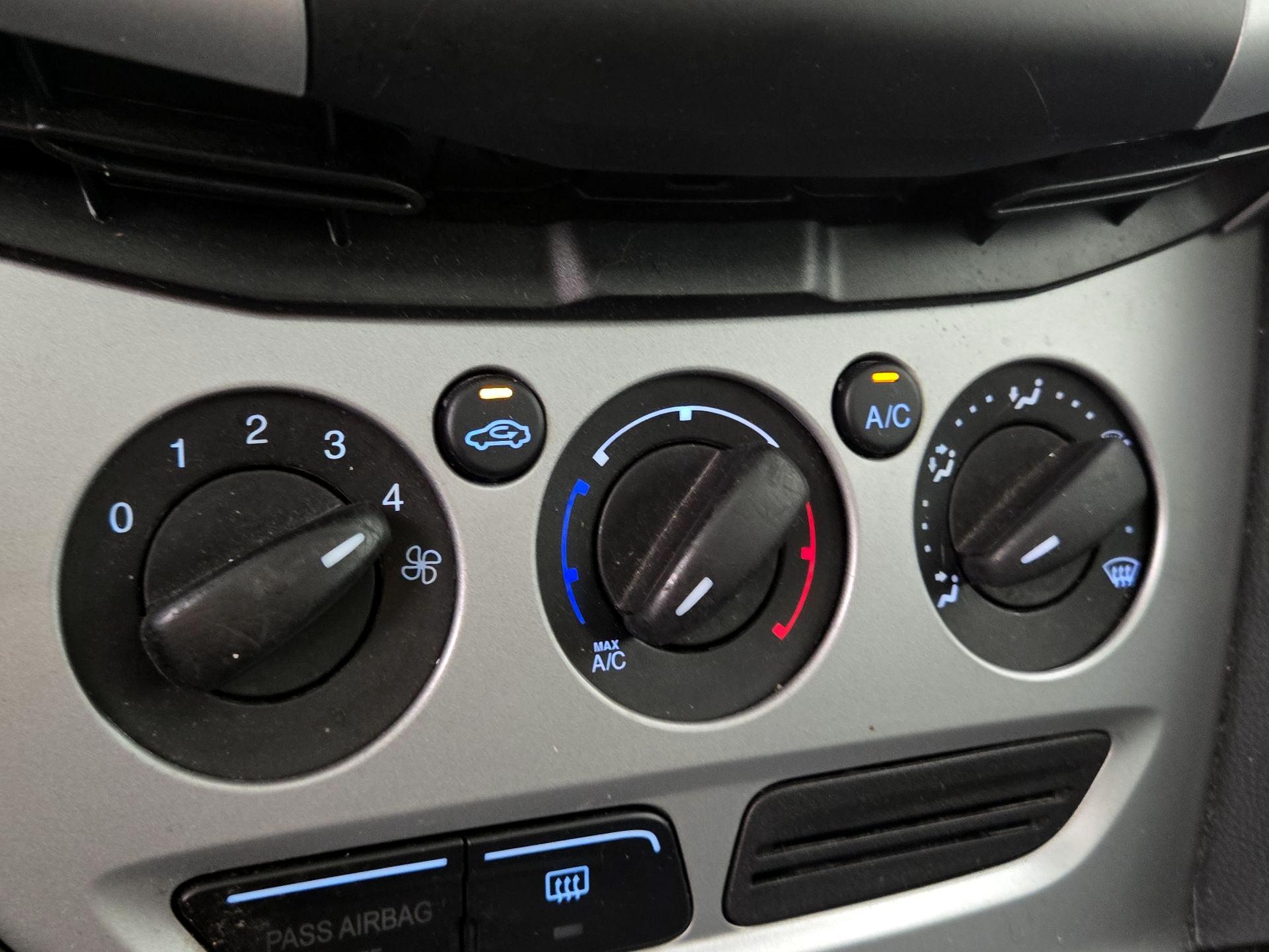 Thumbnail: 2014 Ford Focus - 15