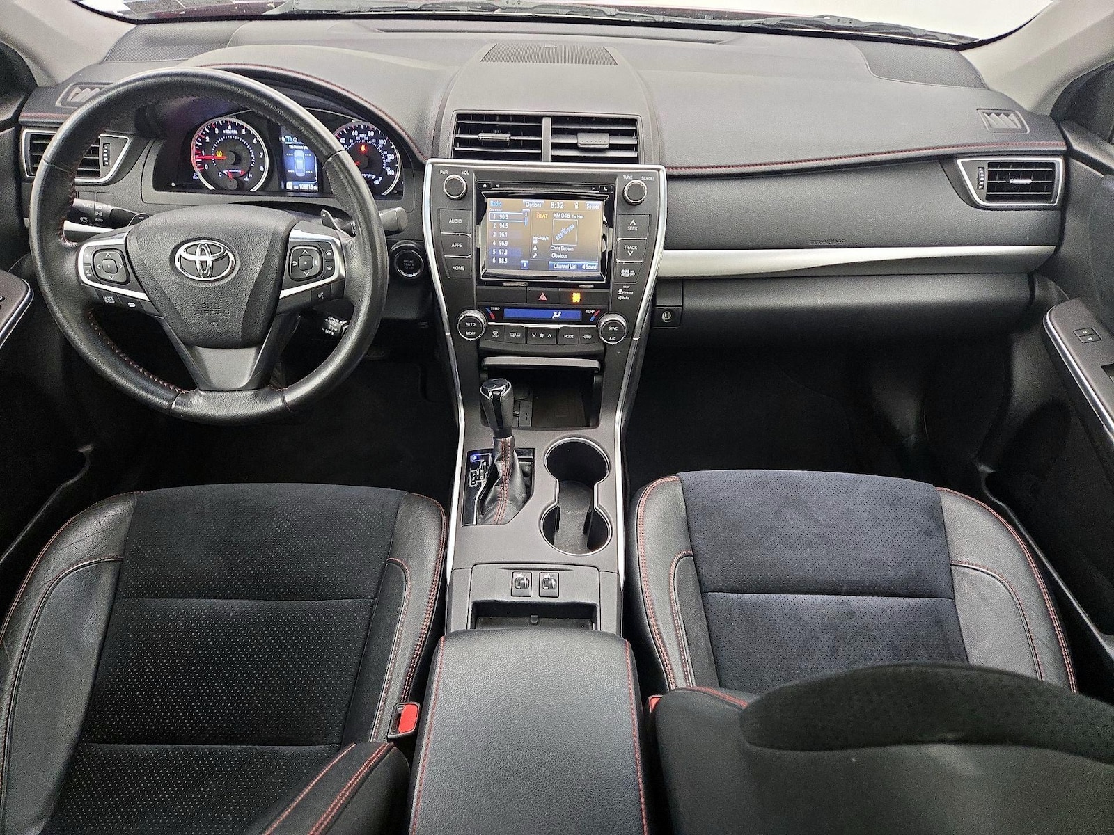 2015 Toyota Camry XSE - Photo 10