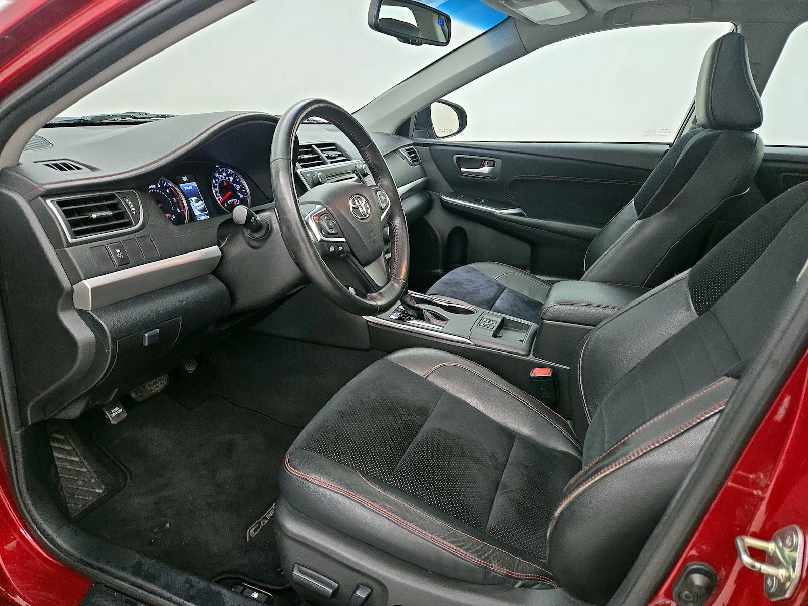 2015 Toyota Camry XSE - Photo 11