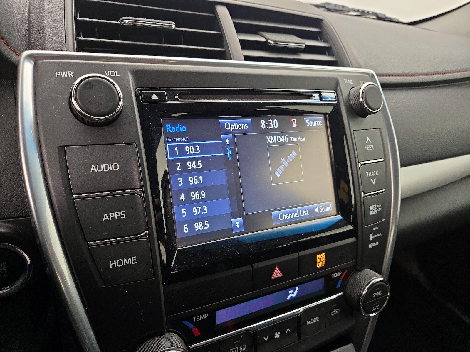 2015 Toyota Camry XSE - Photo 15
