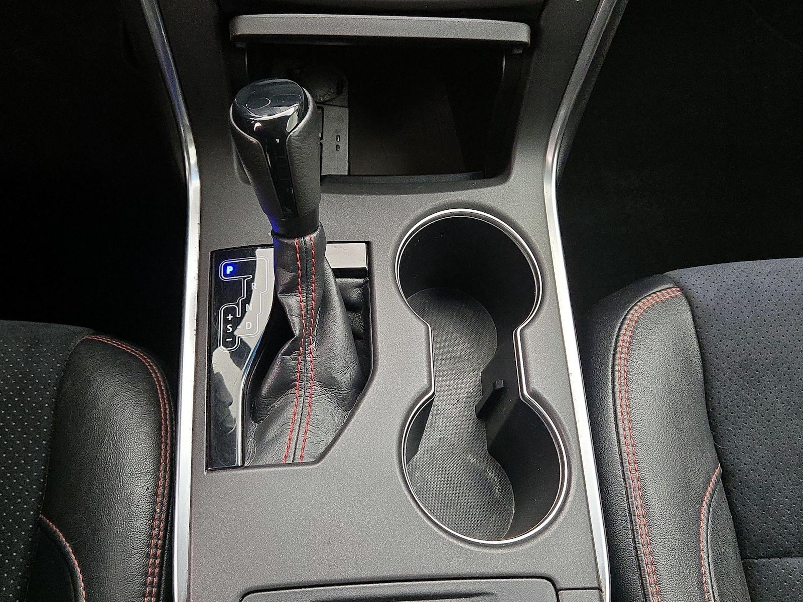 2015 Toyota Camry XSE - Photo 17