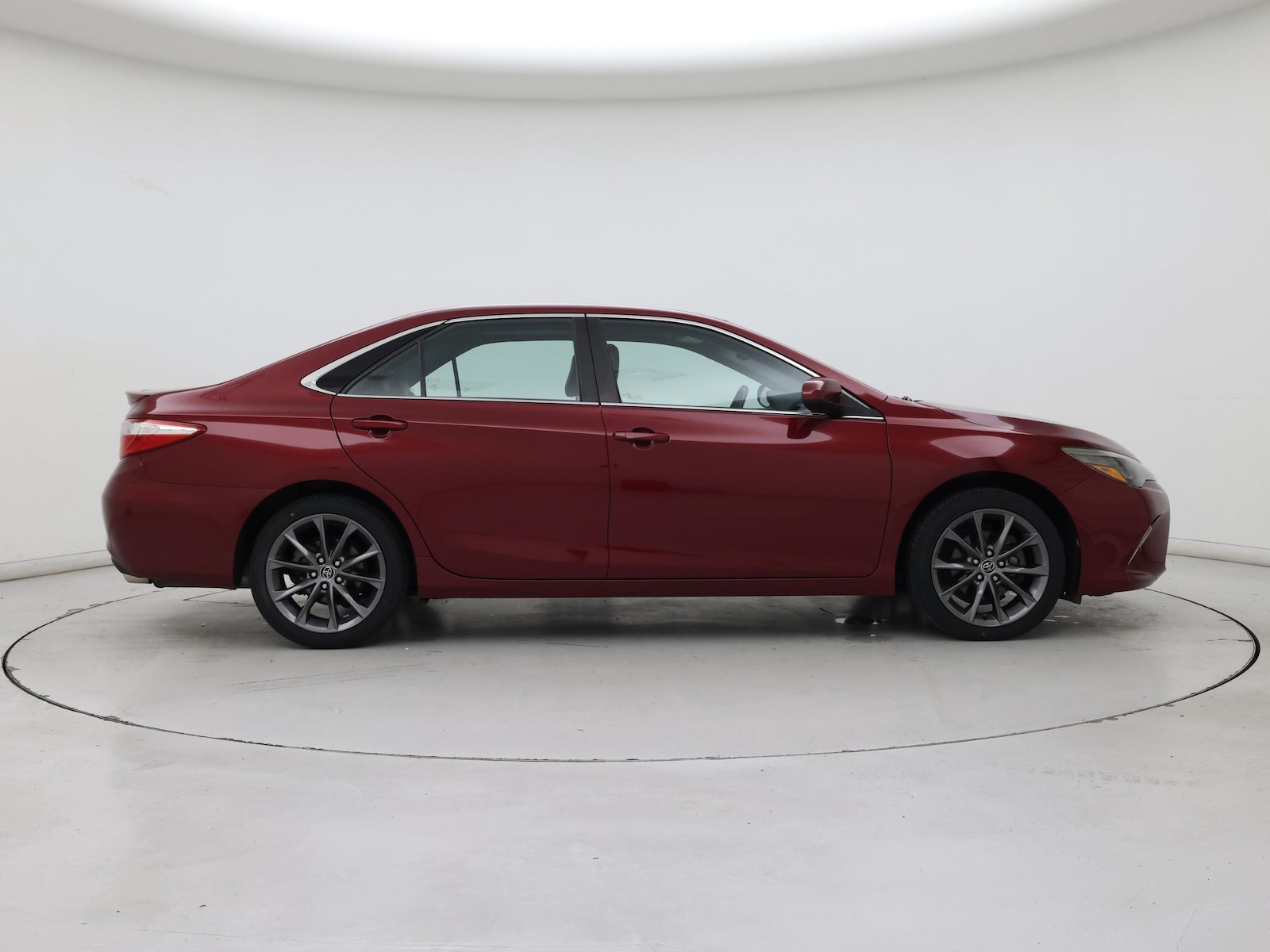 2015 Toyota Camry XSE - Photo 8