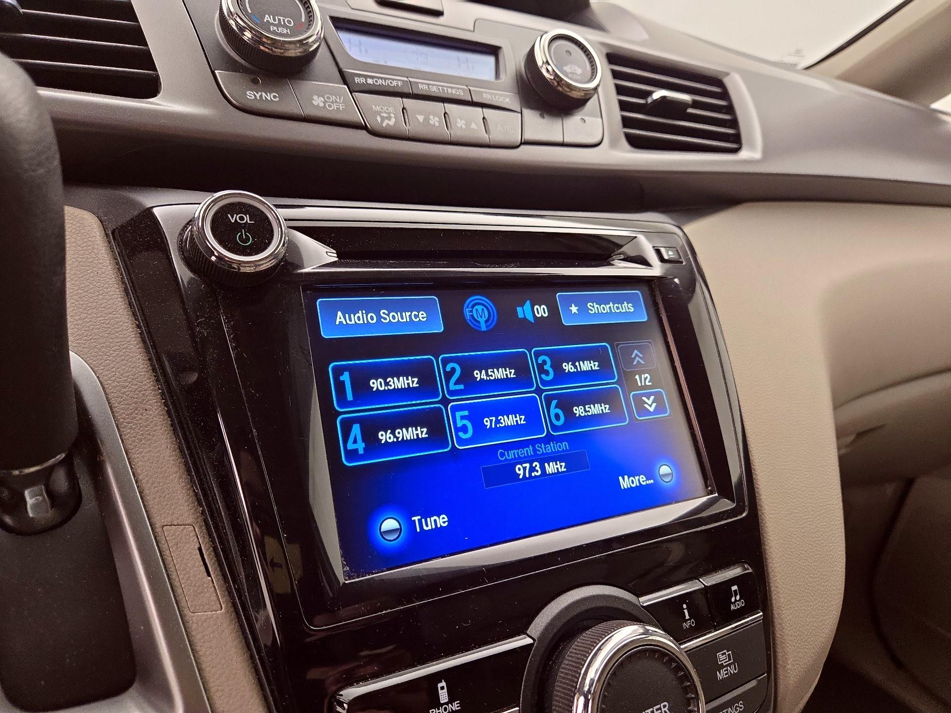 Thumbnail: 2015 Honda Odyssey - 15