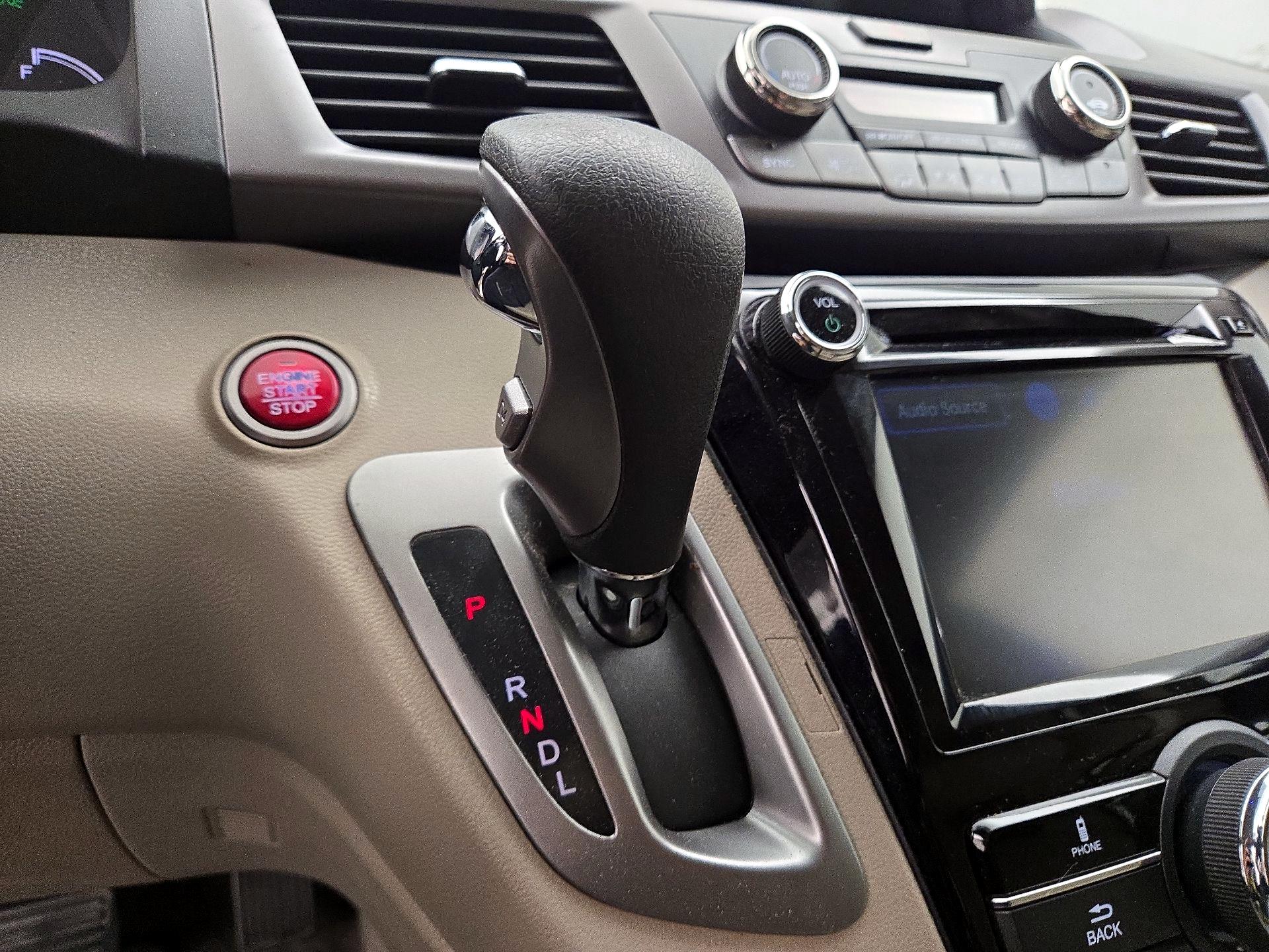 Thumbnail: 2015 Honda Odyssey - 17