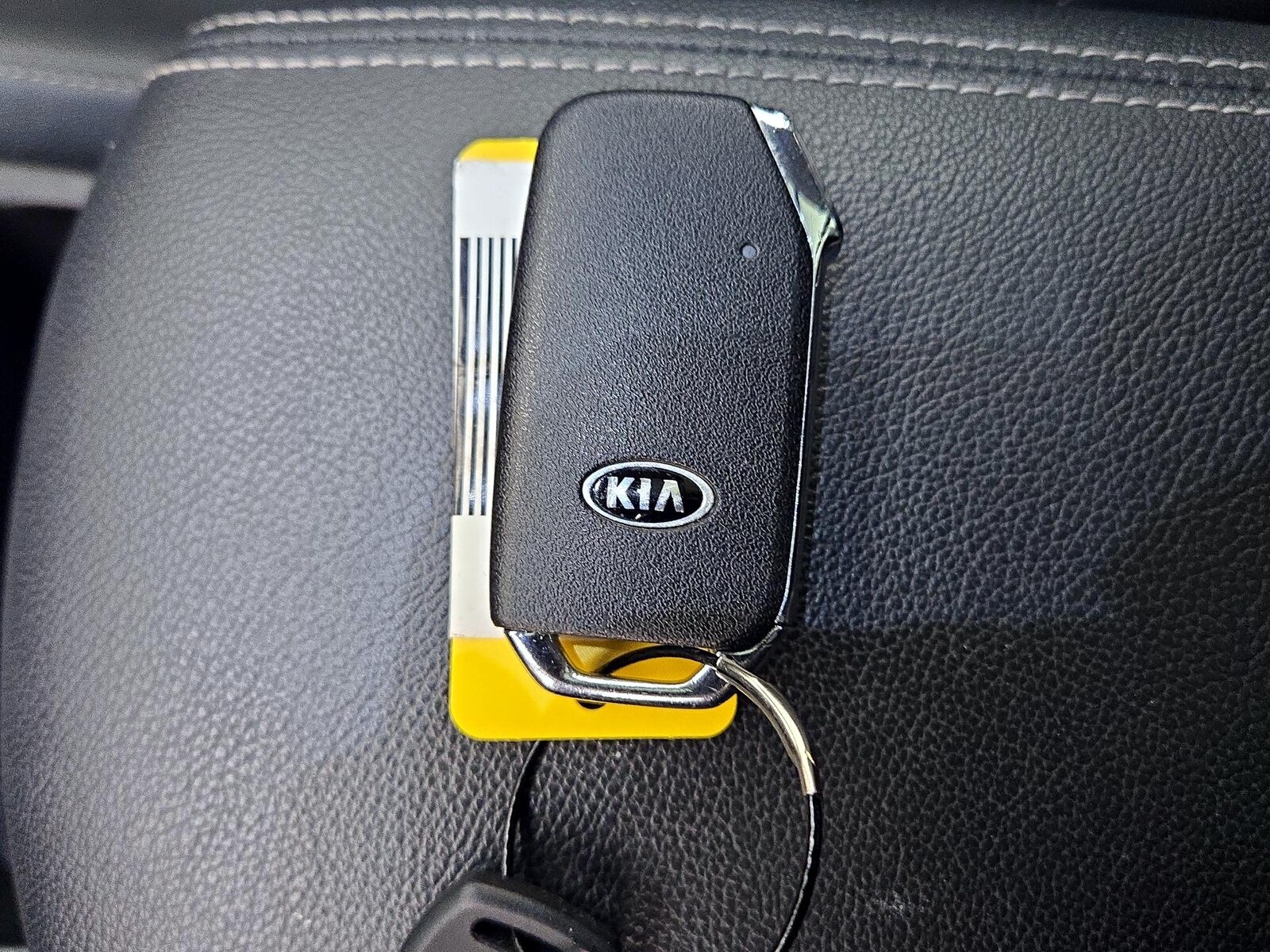 2022 Kia Sportage EX - Photo 23