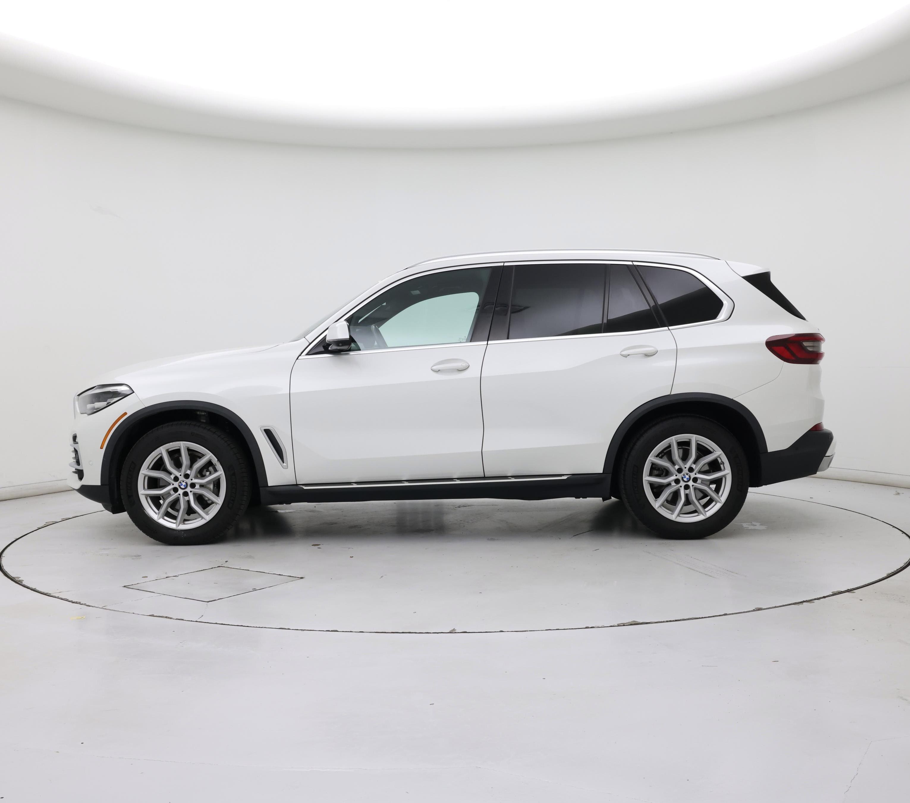 Thumbnail: 2021 BMW X5 - 3