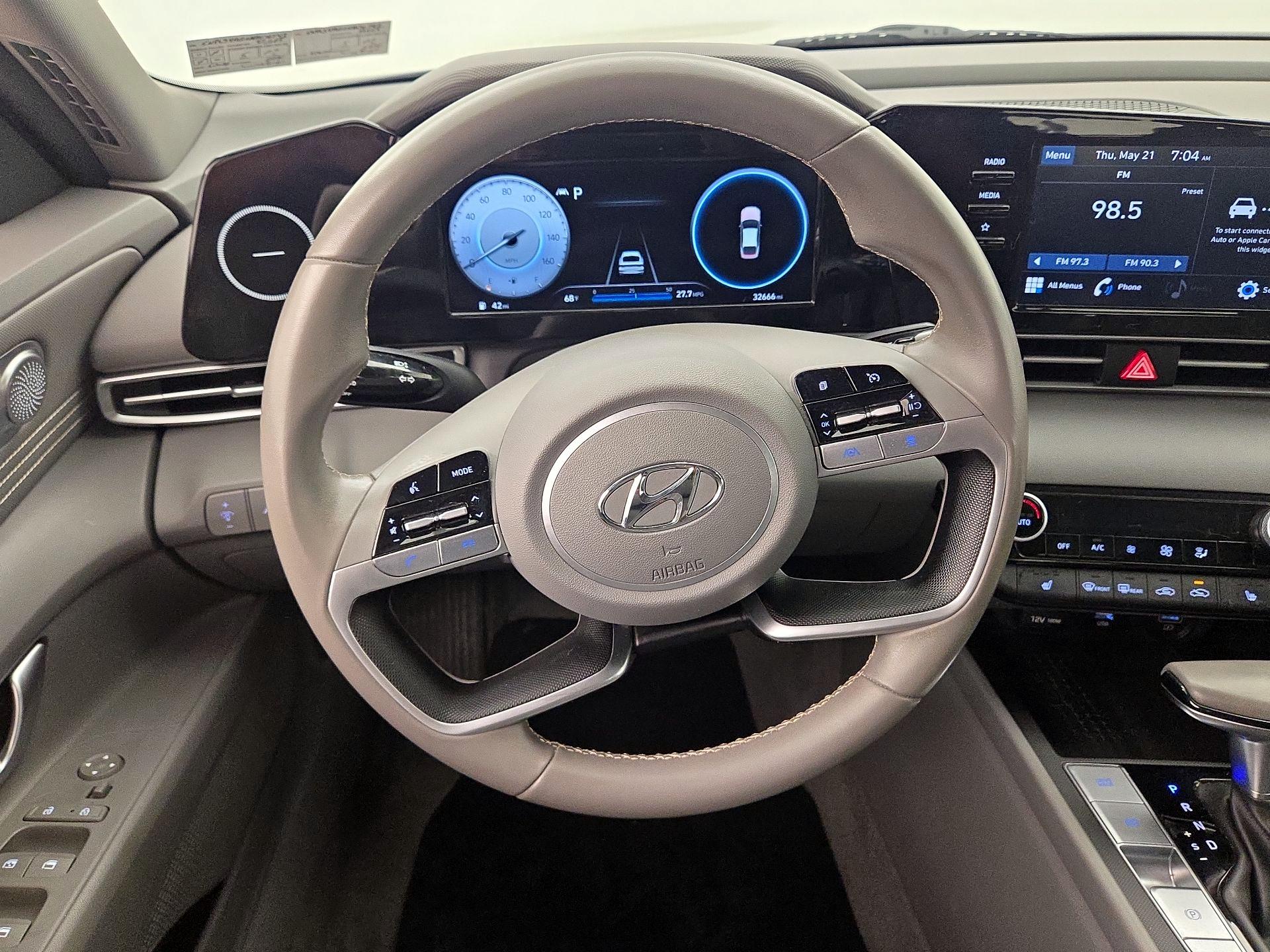 Thumbnail: 2022 Hyundai Elantra - 10