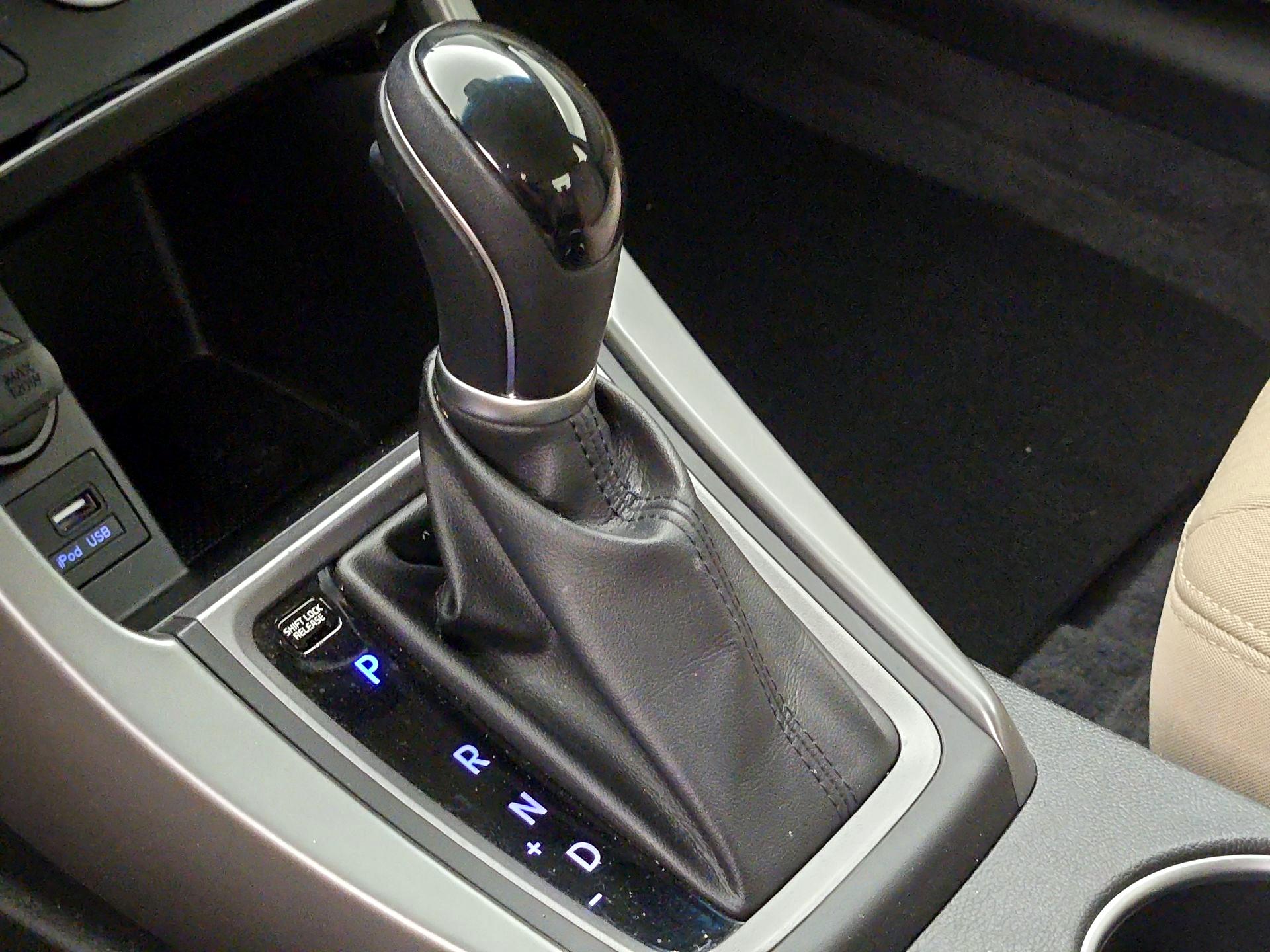 Thumbnail: 2016 Hyundai Elantra - 17