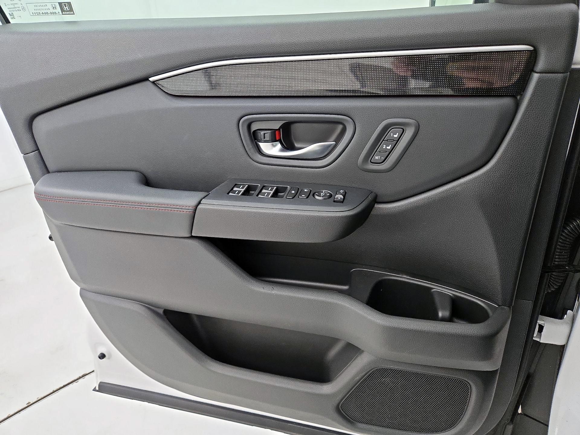 Thumbnail: 2025 Honda Pilot - 12