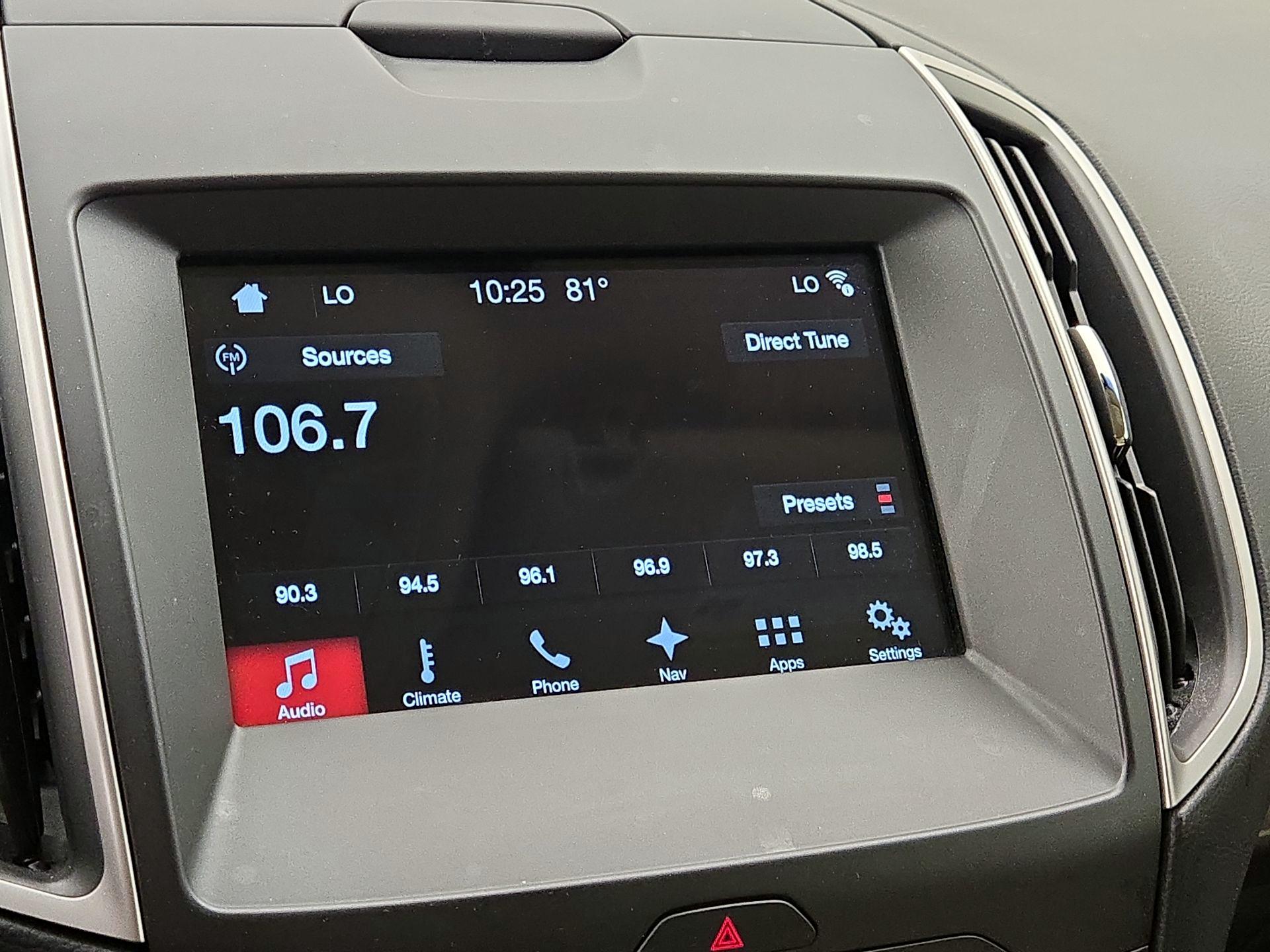 Thumbnail: 2018 Ford Edge - 16