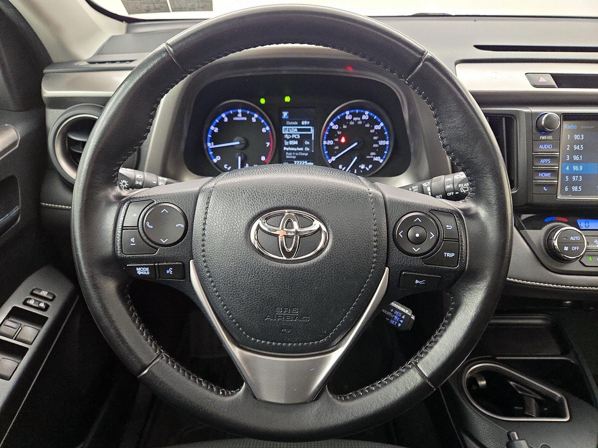 Thumbnail: 2017 Toyota RAV4 - 10