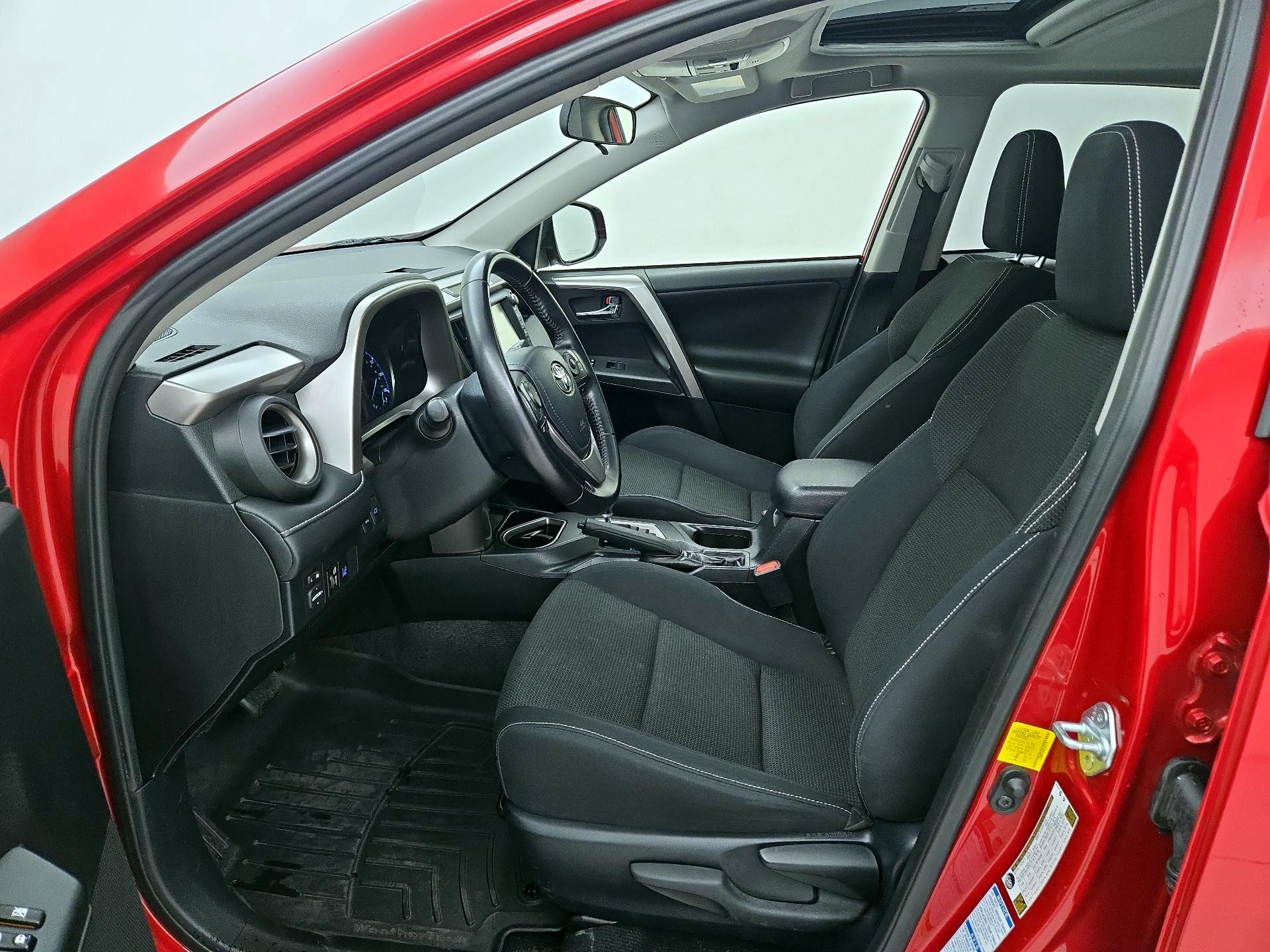Thumbnail: 2017 Toyota RAV4 - 11