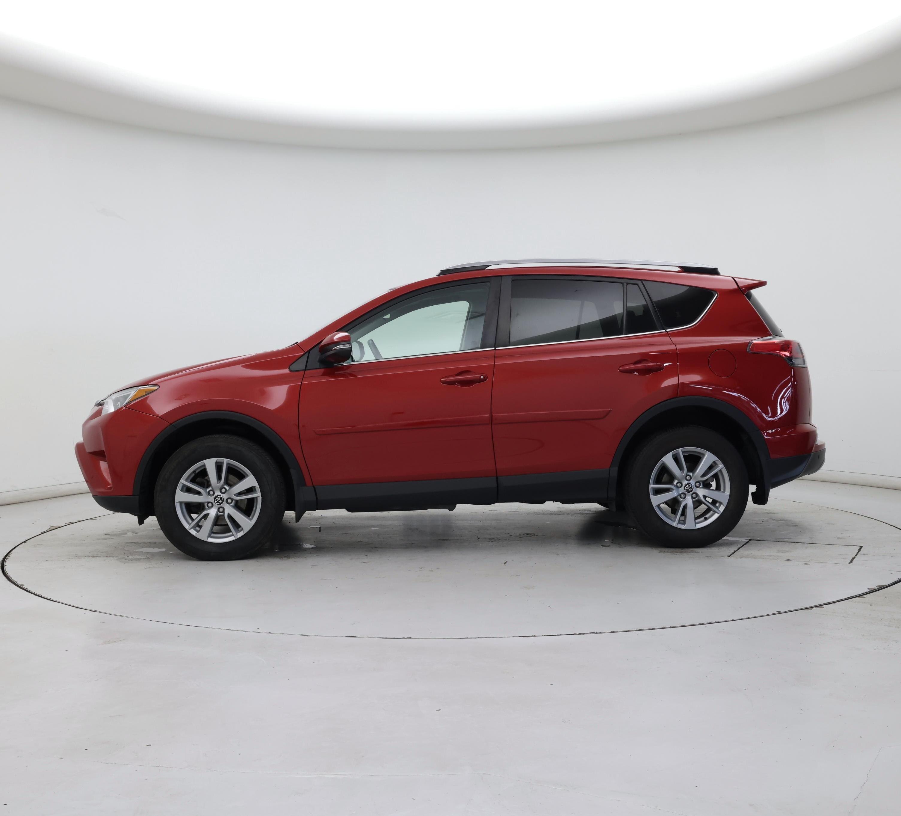Thumbnail: 2017 Toyota RAV4 - 3