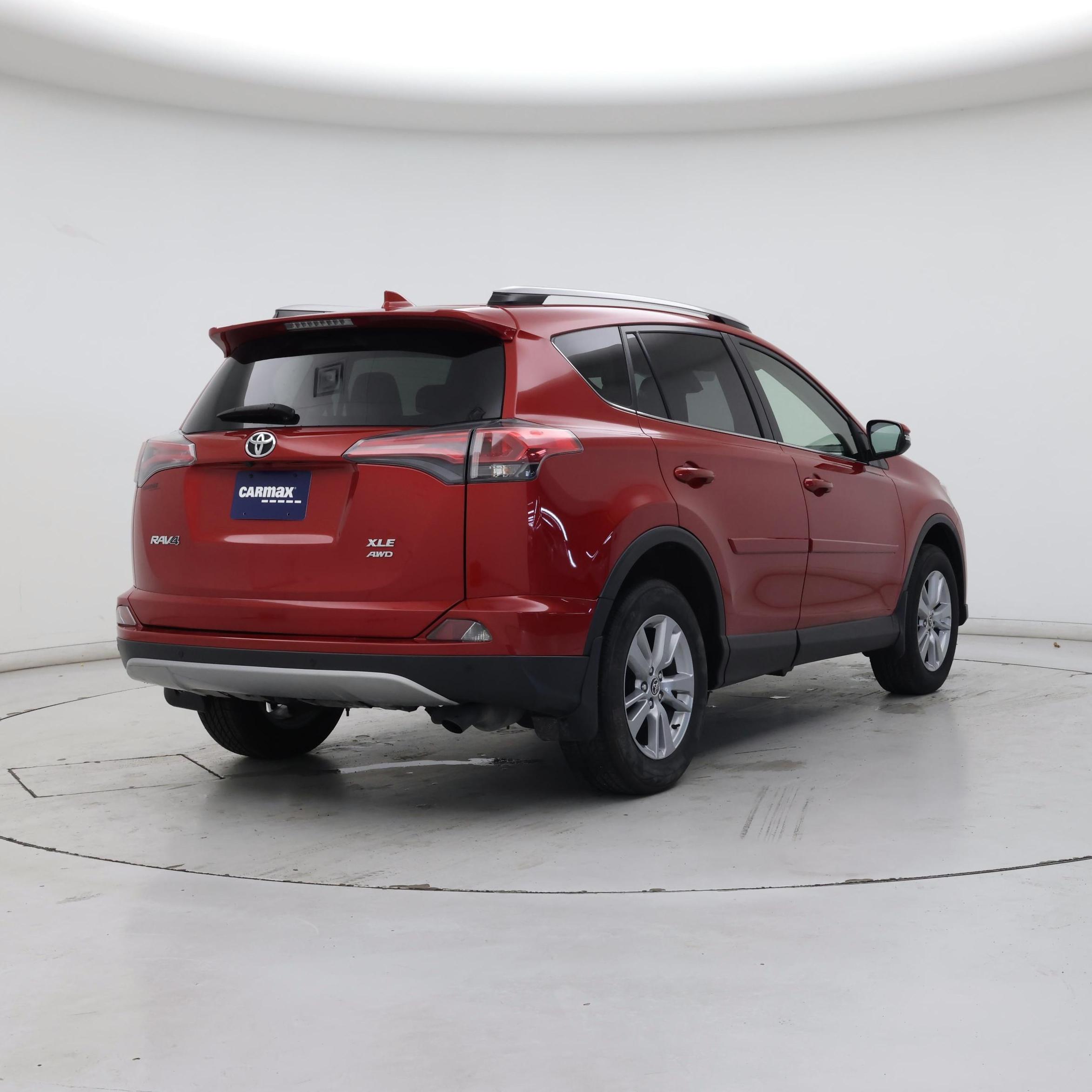 Thumbnail: 2017 Toyota RAV4 - 8