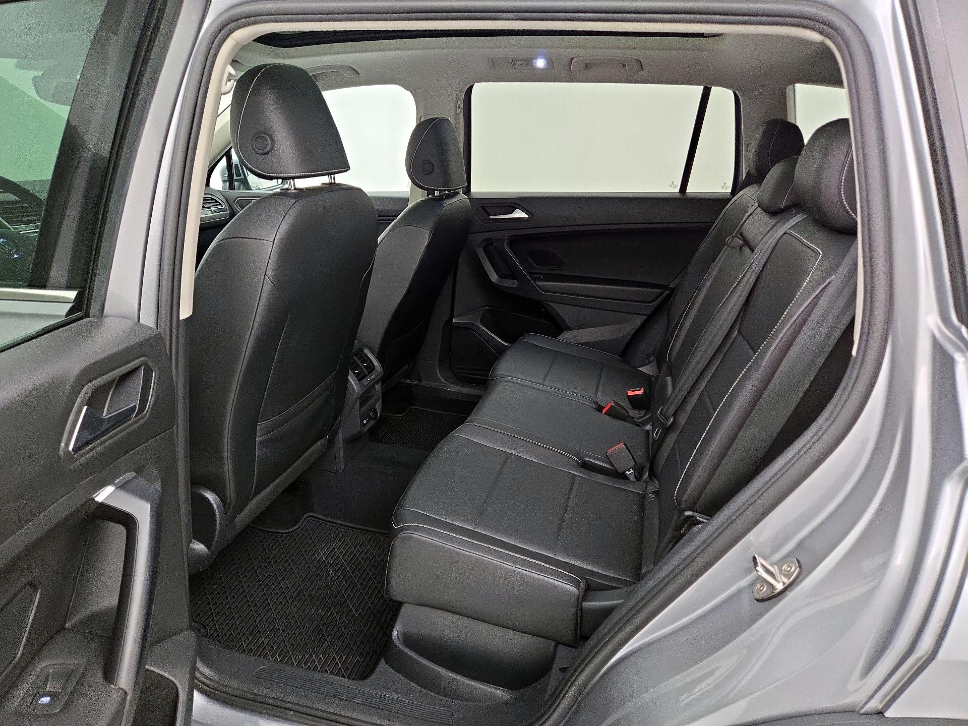 Thumbnail: 2021 Volkswagen Tiguan - 20