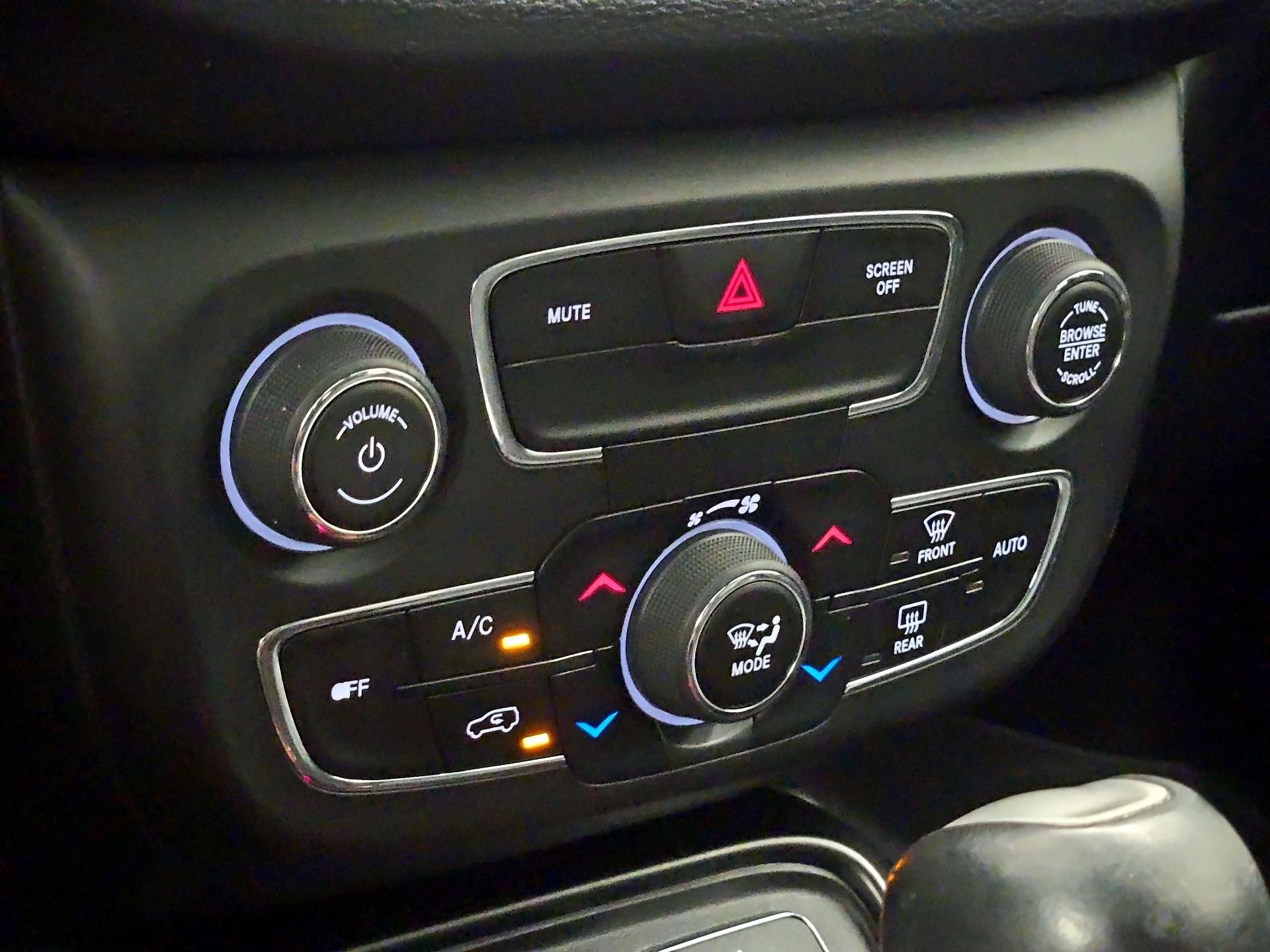 Thumbnail: 2017 Jeep Compass - 16