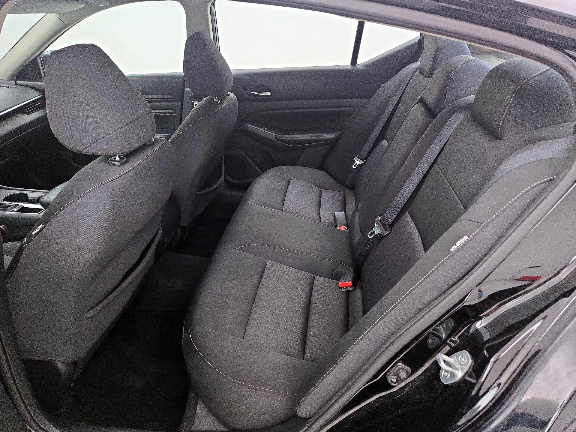 Thumbnail: 2019 Nissan Altima - 19