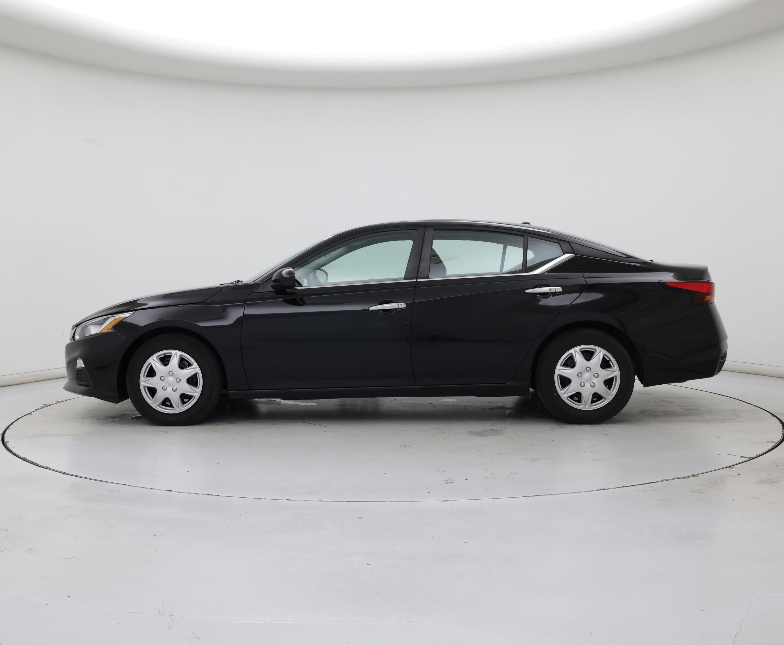 Thumbnail: 2019 Nissan Altima - 3
