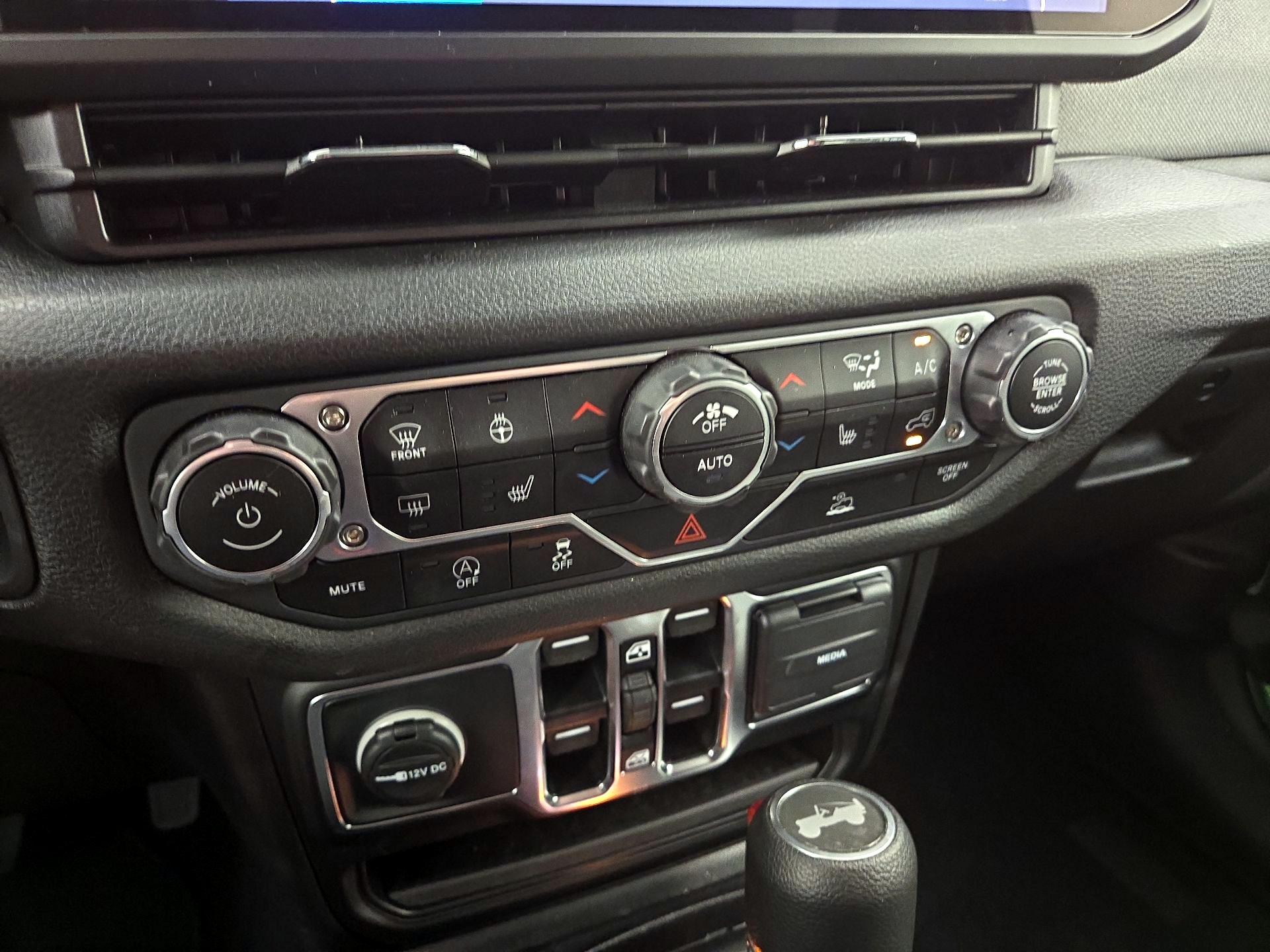 Thumbnail: 2025 Jeep Wrangler - 16