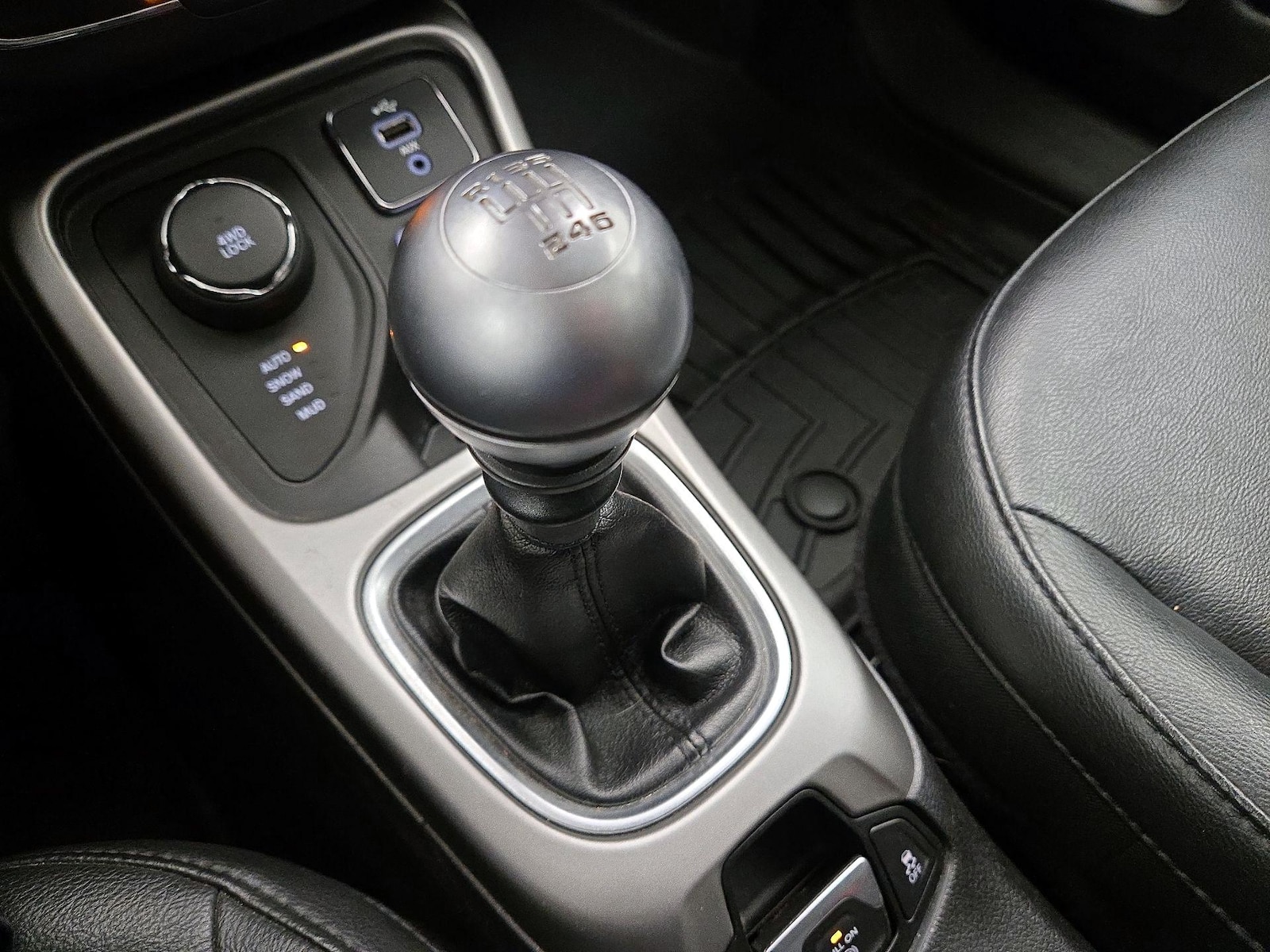2018 Jeep Compass Latitude - Photo 18
