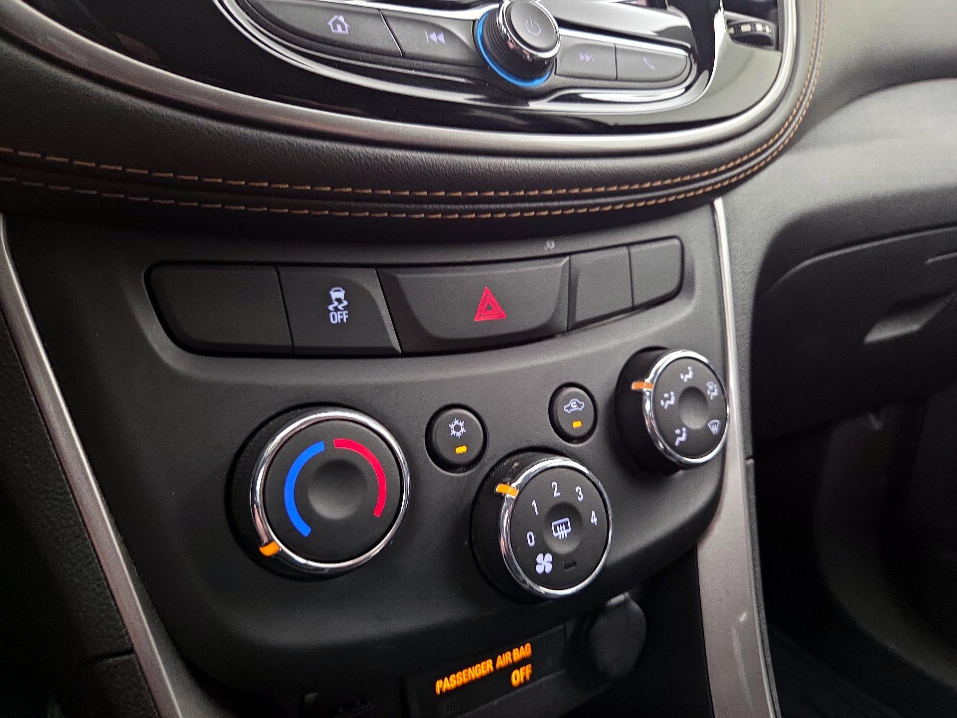 Thumbnail: 2022 Chevrolet Trax - 16