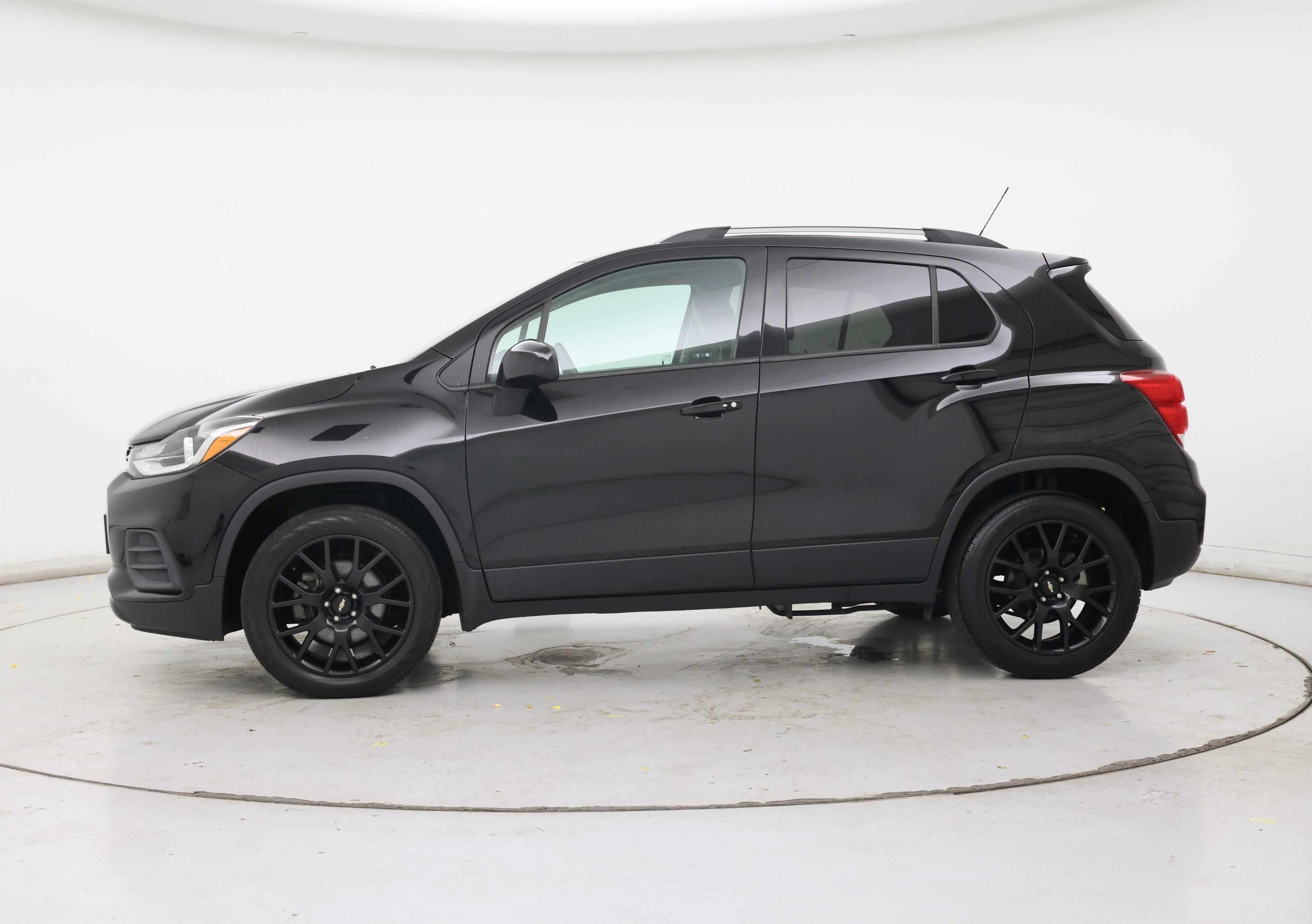 Thumbnail: 2022 Chevrolet Trax - 3