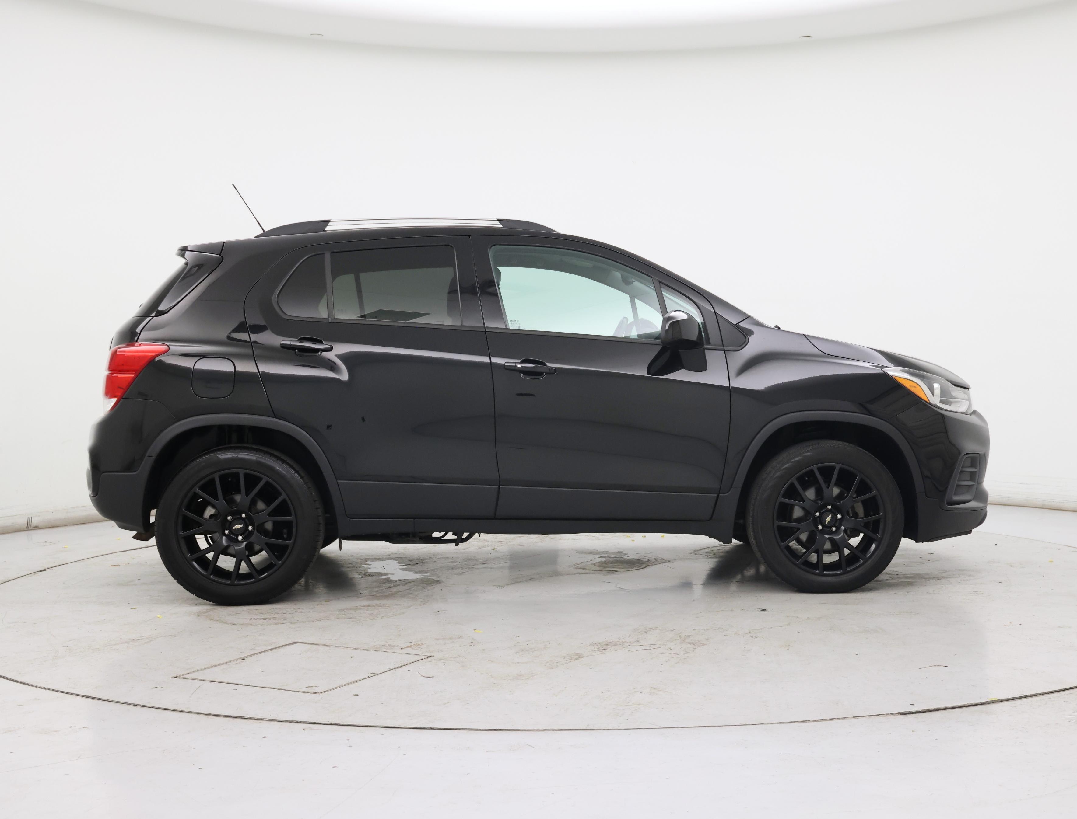 Thumbnail: 2022 Chevrolet Trax - 7