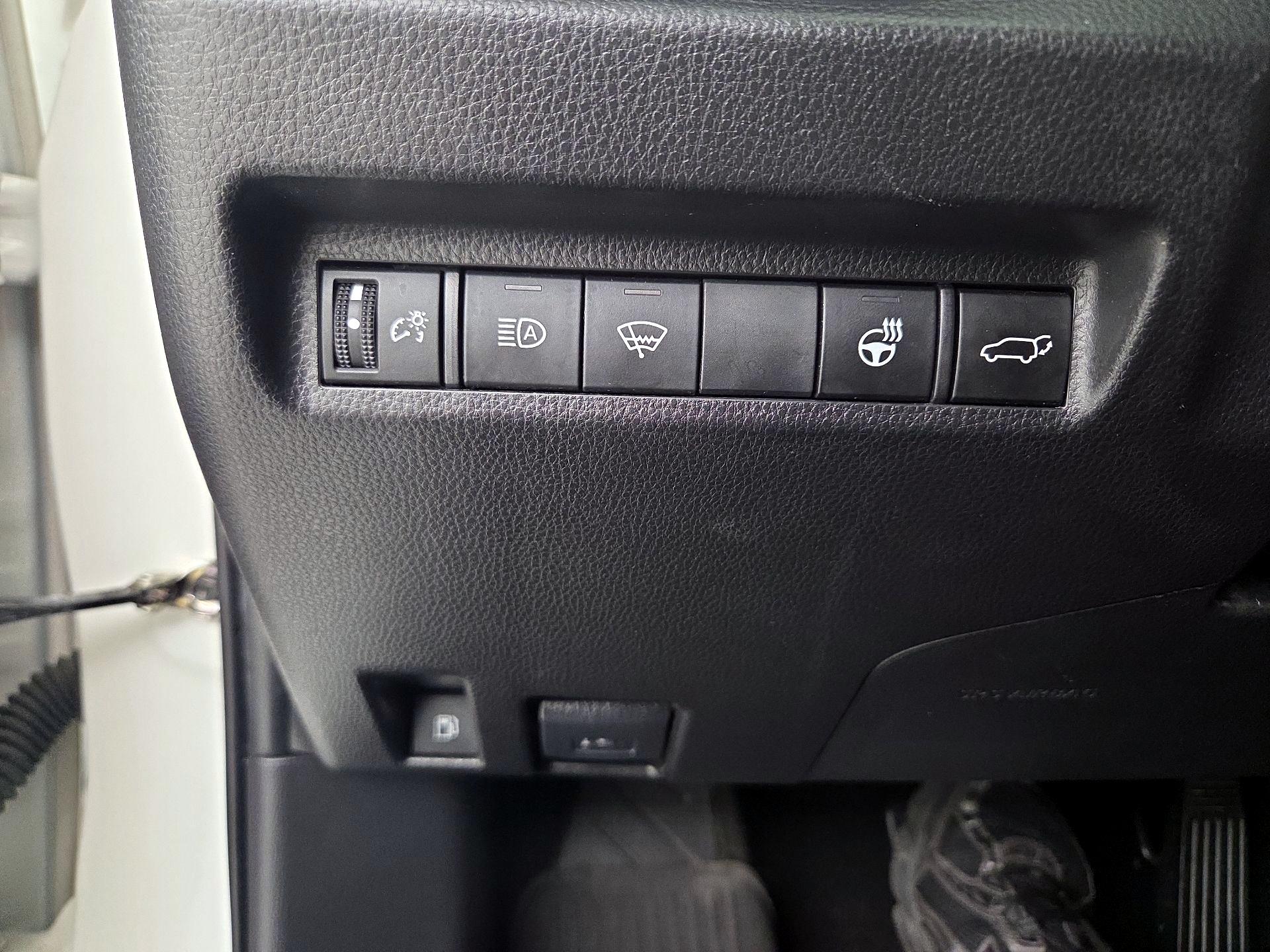 Thumbnail: 2021 Toyota RAV4 - 13