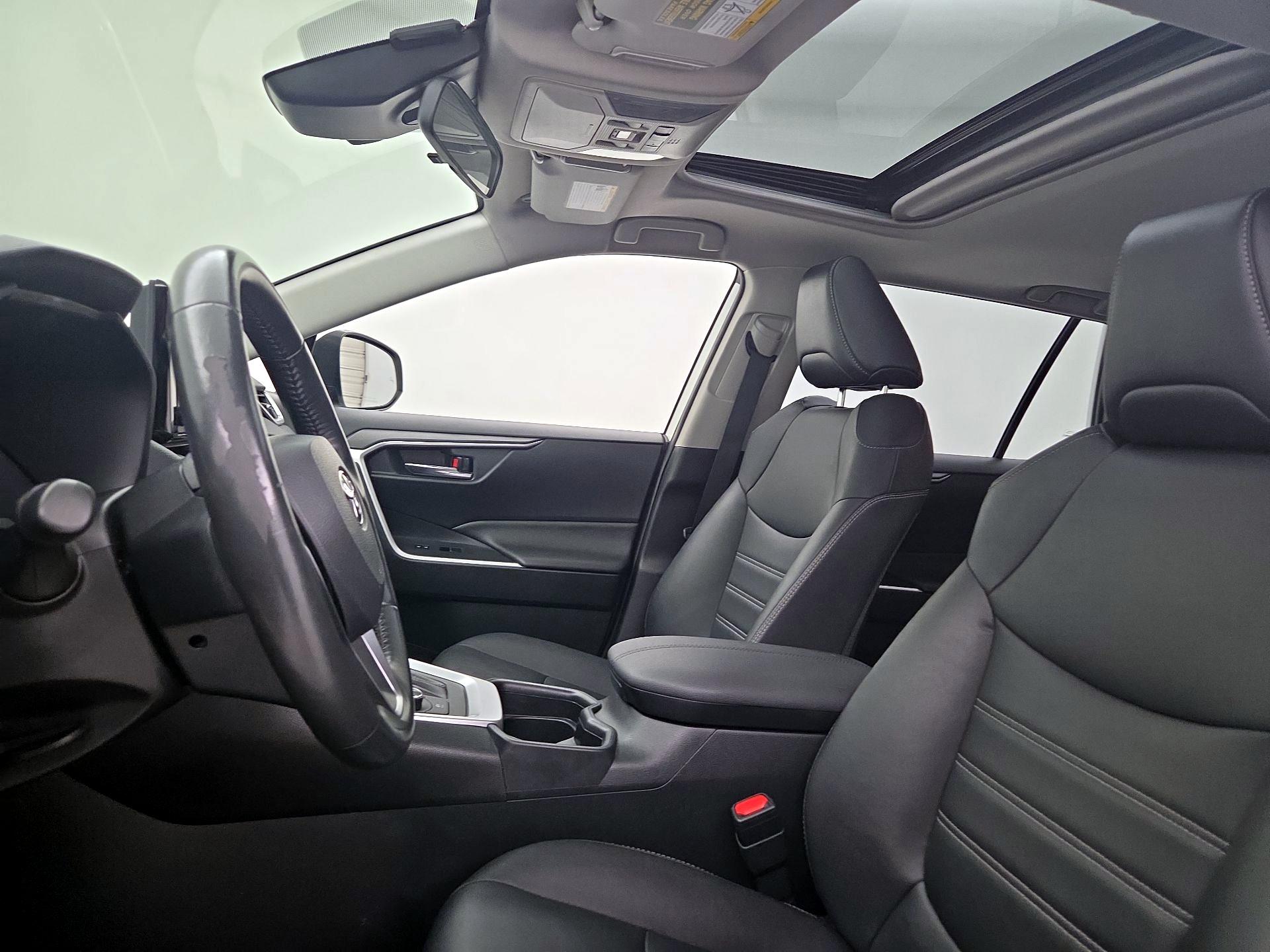 Thumbnail: 2021 Toyota RAV4 - 19