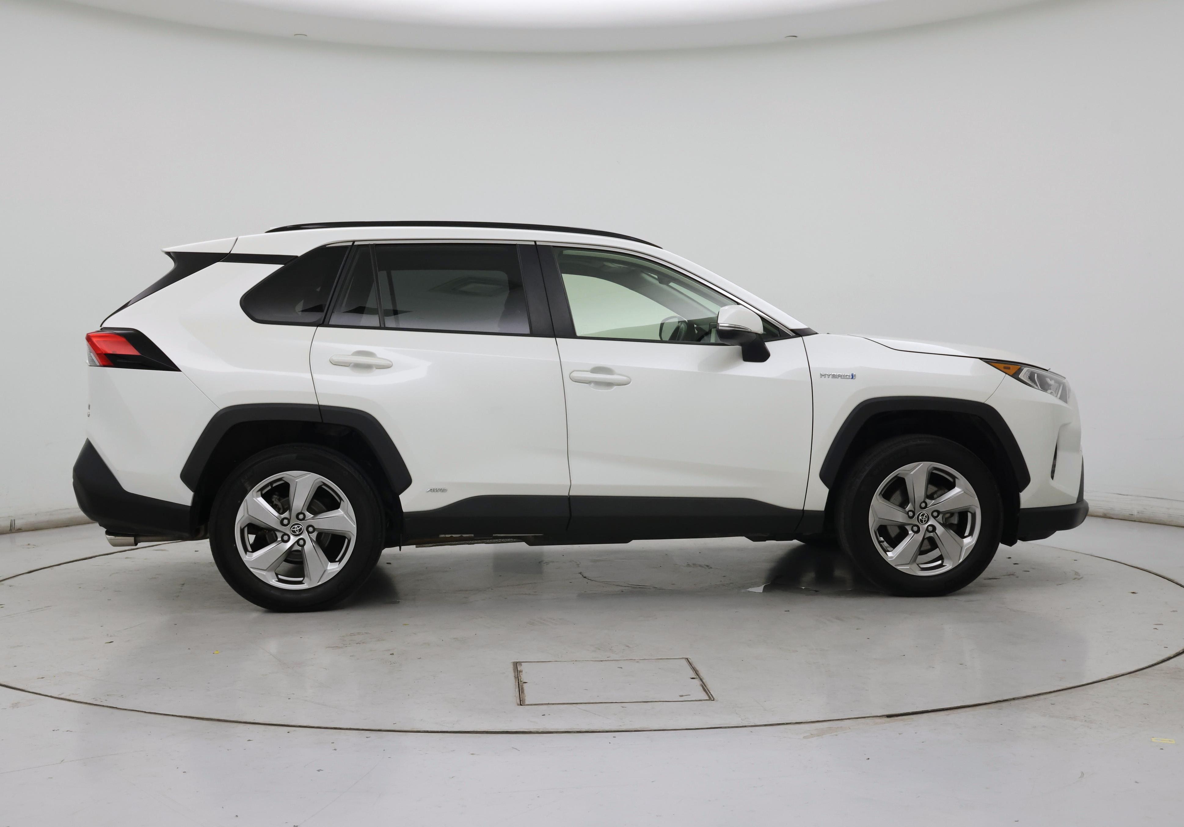 Thumbnail: 2021 Toyota RAV4 - 7
