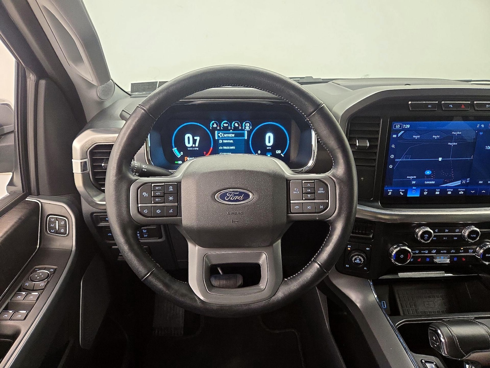 2022 Ford F-150 Lariat - Photo 11