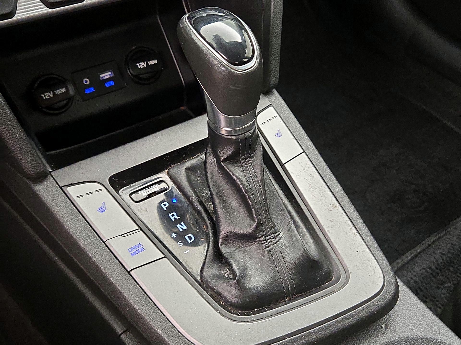 Thumbnail: 2020 Hyundai Elantra - 17