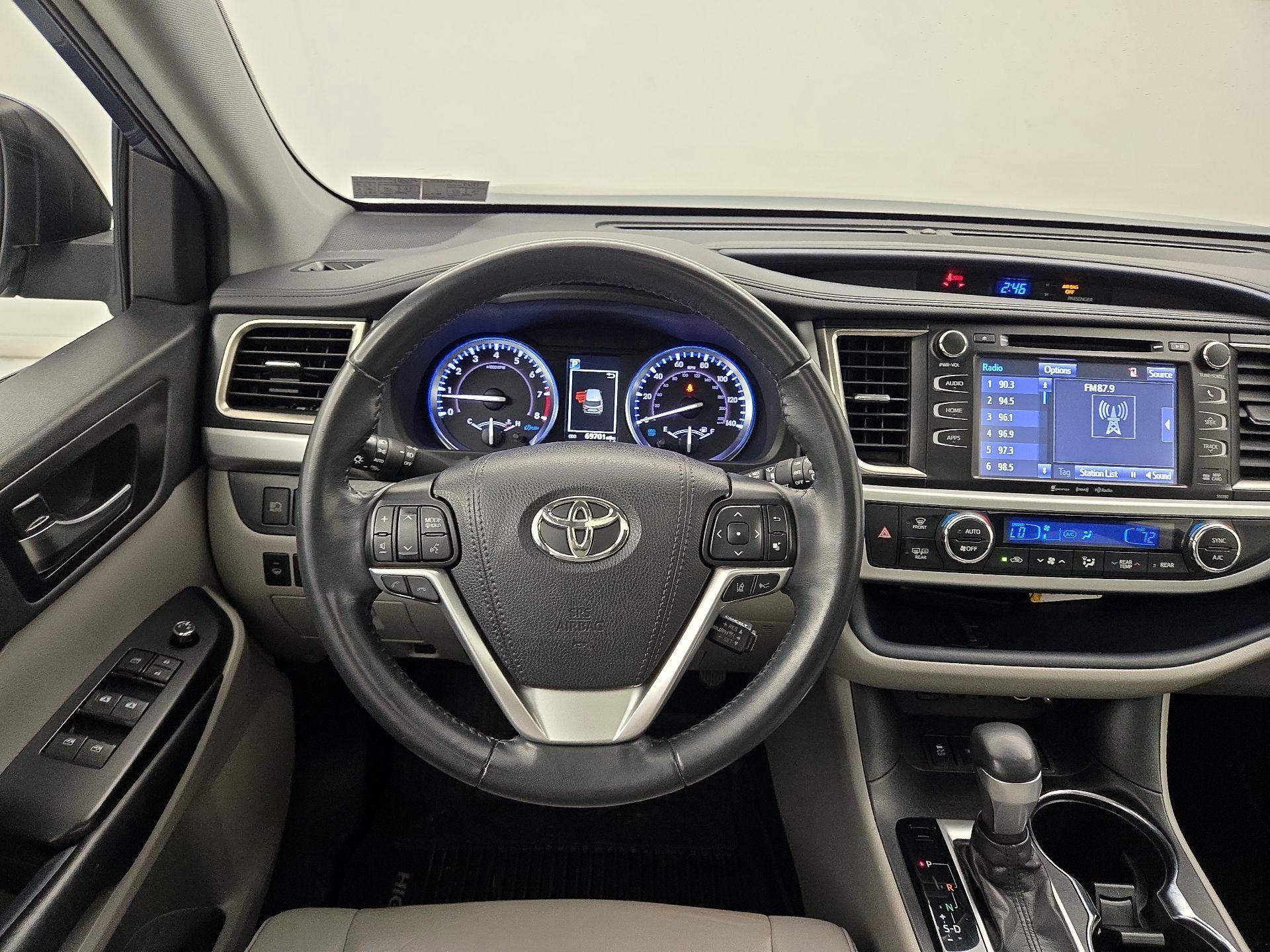 Thumbnail: 2019 Toyota Highlander - 9