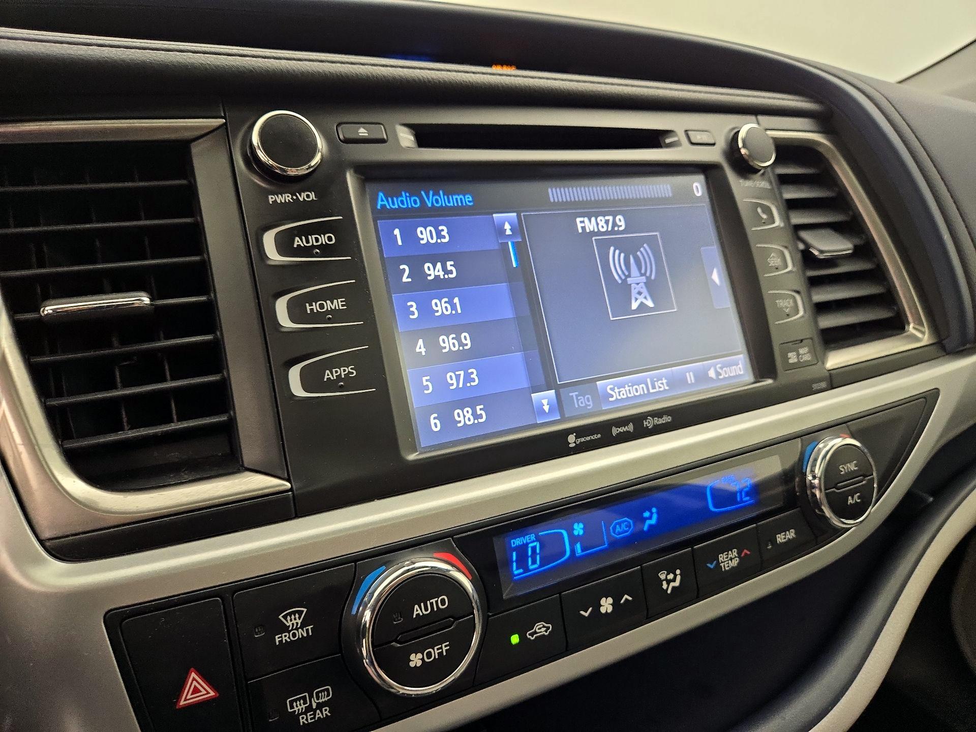 Thumbnail: 2019 Toyota Highlander - 15