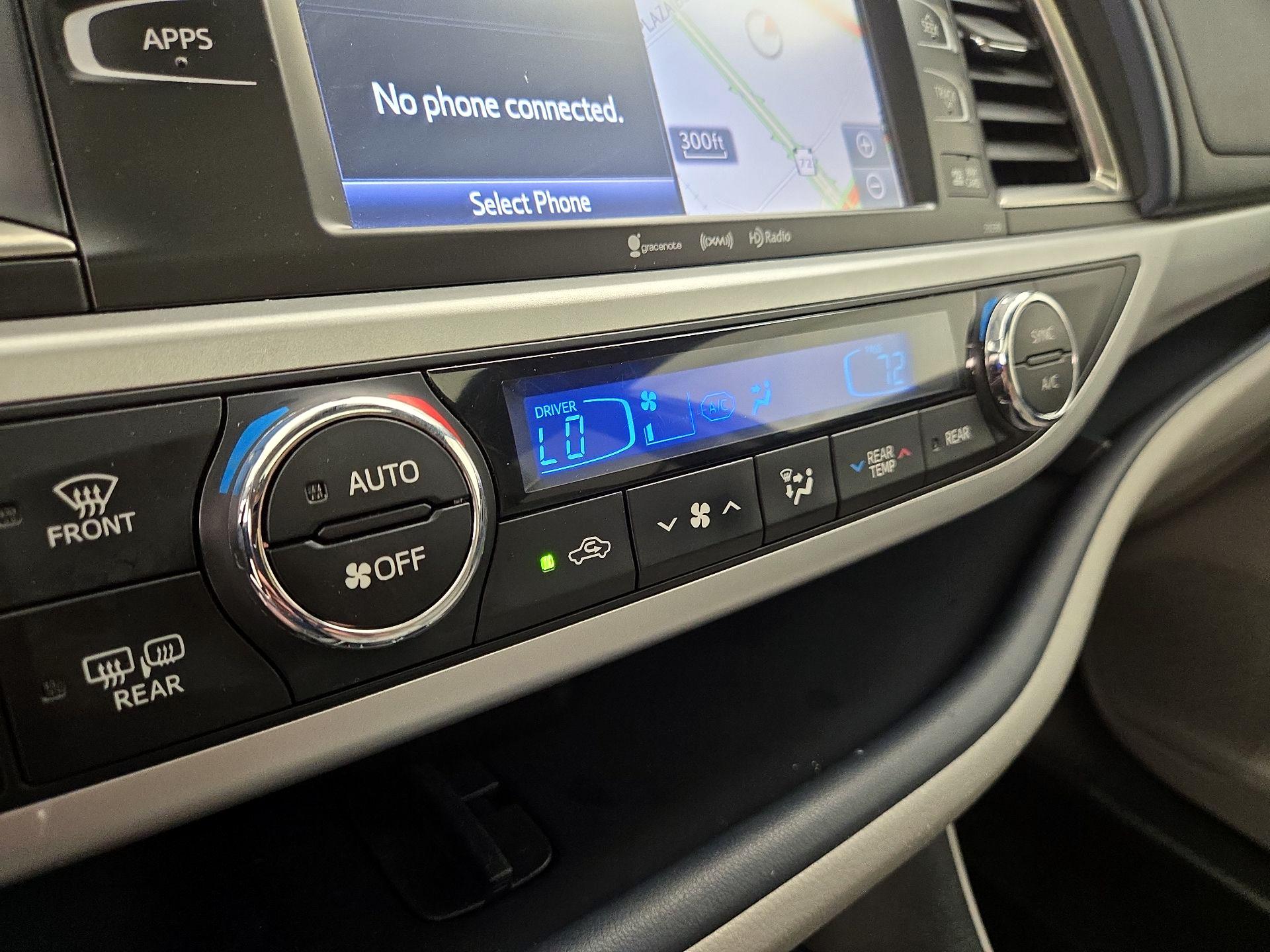 Thumbnail: 2019 Toyota Highlander - 16