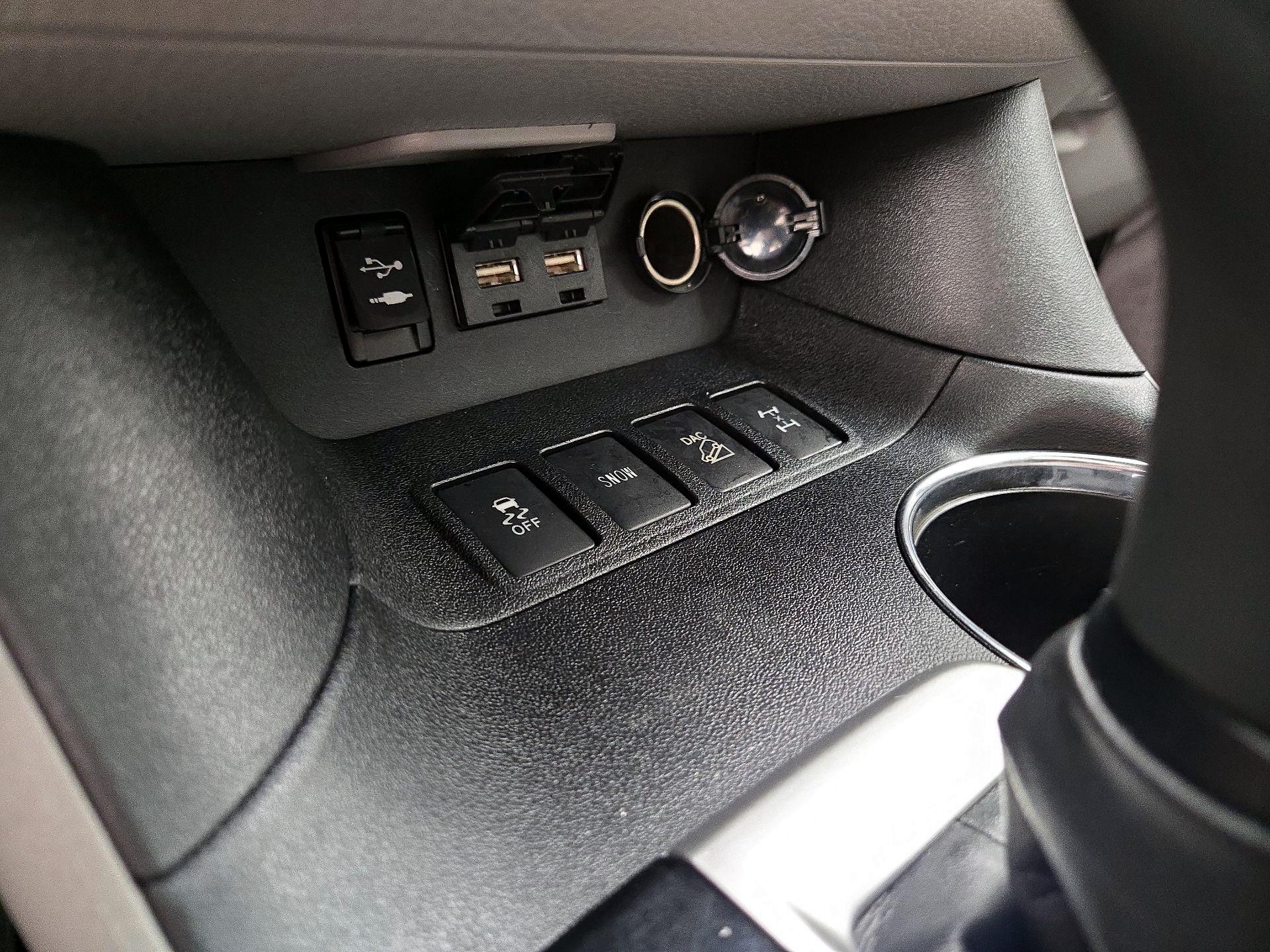 Thumbnail: 2019 Toyota Highlander - 18