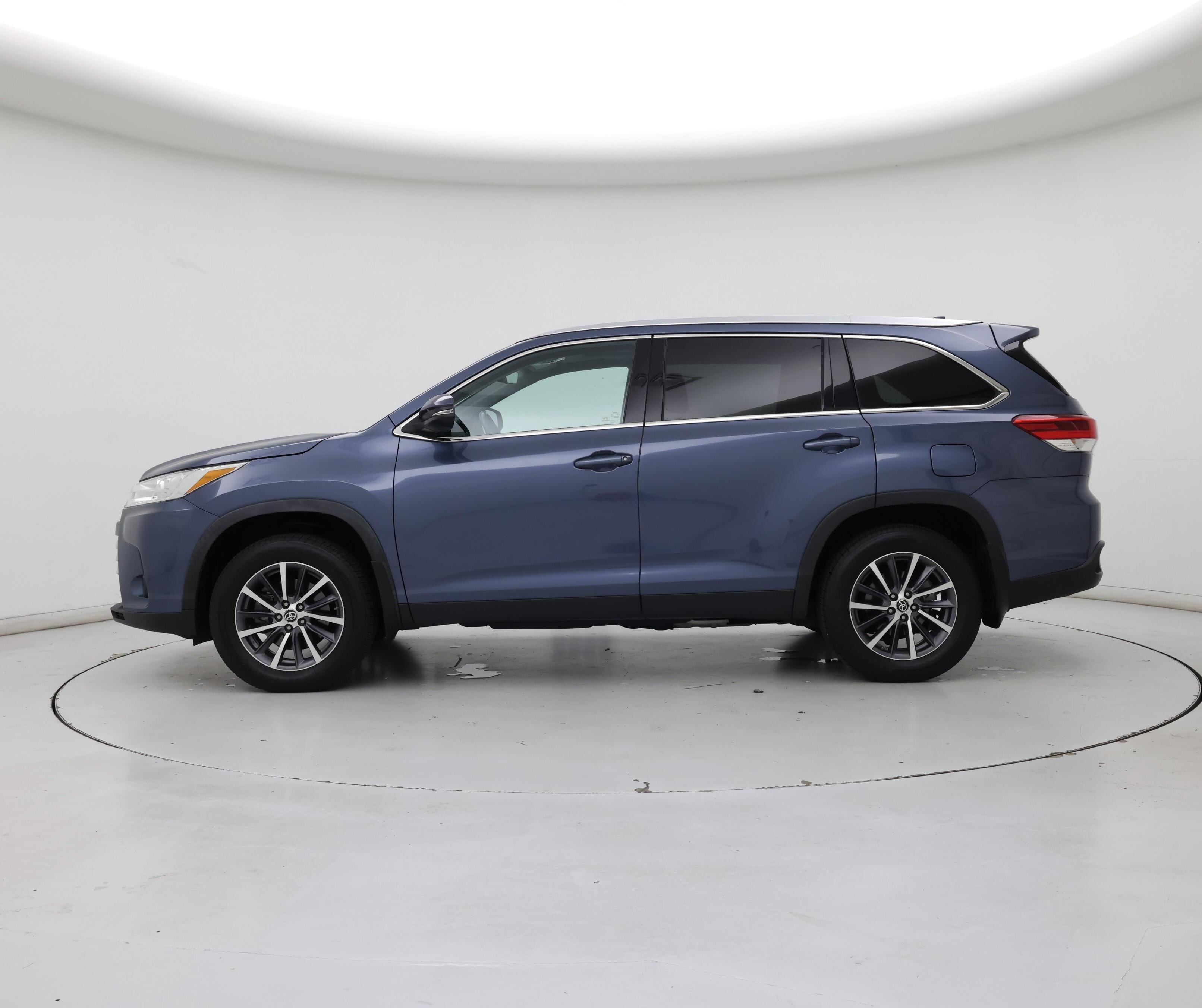 Thumbnail: 2019 Toyota Highlander - 3
